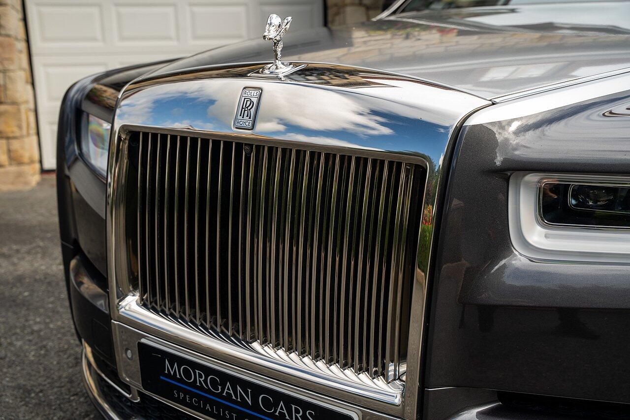 Rolls-Royce Phantom view 31