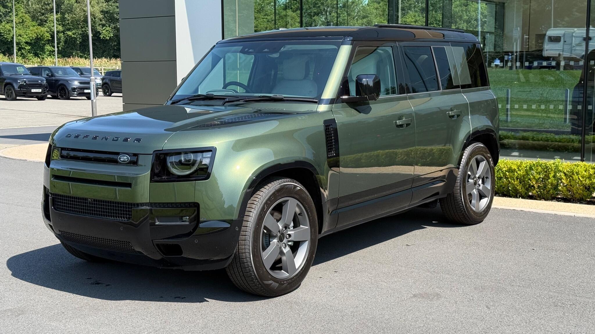 Land Rover Defender view 3