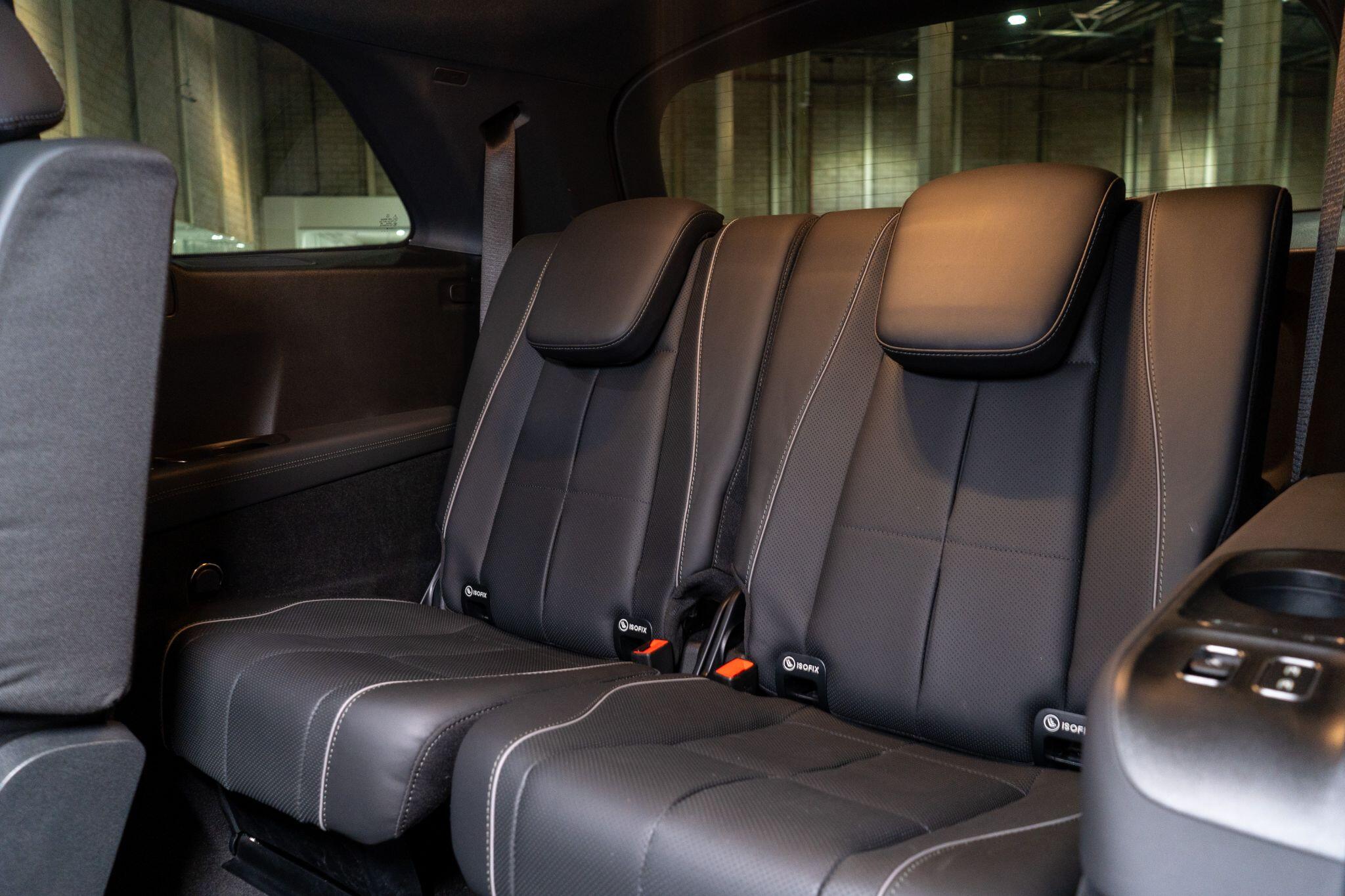 Mercedes-Benz GLS view 16
