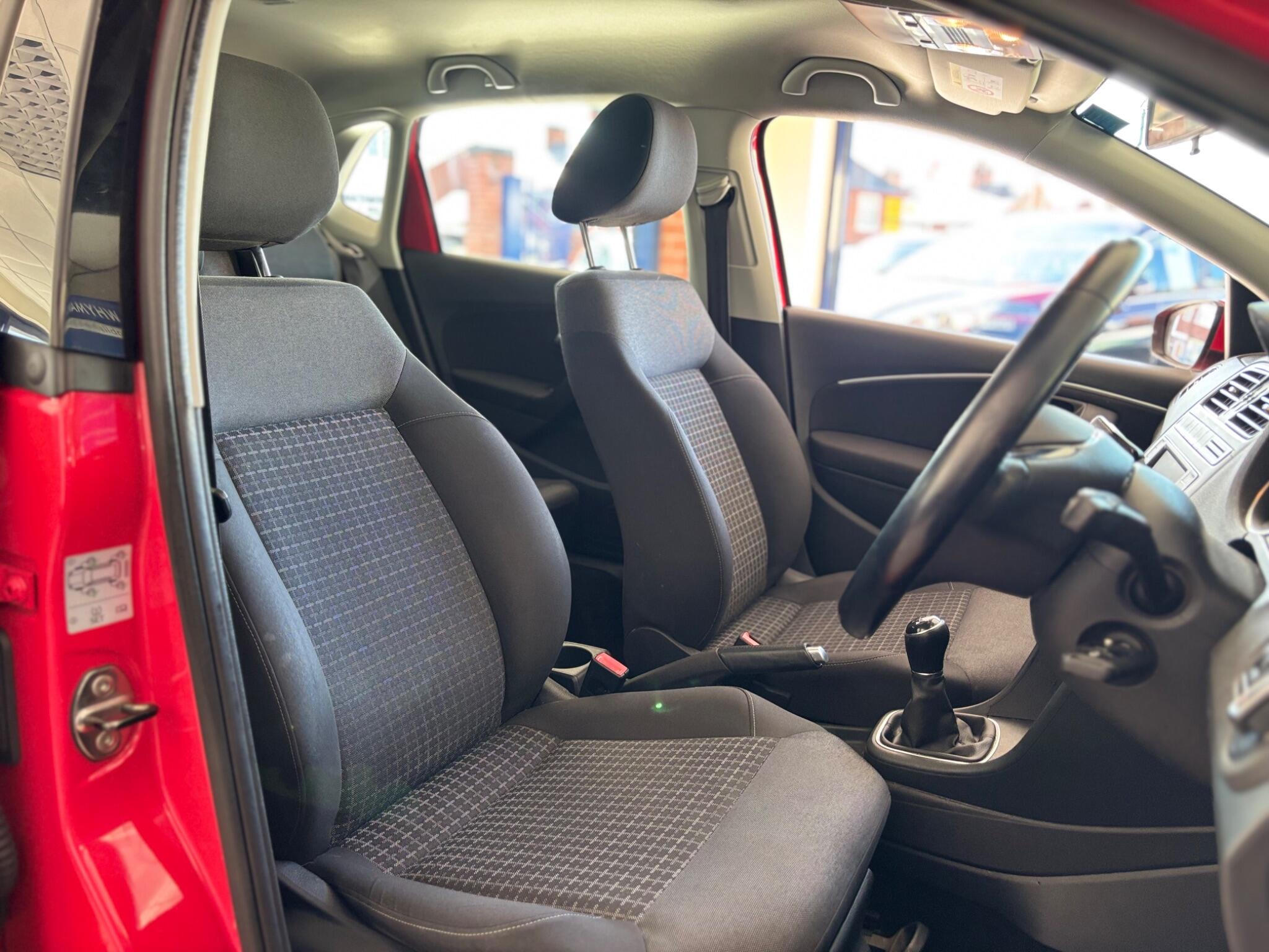 Volkswagen Polo view 12