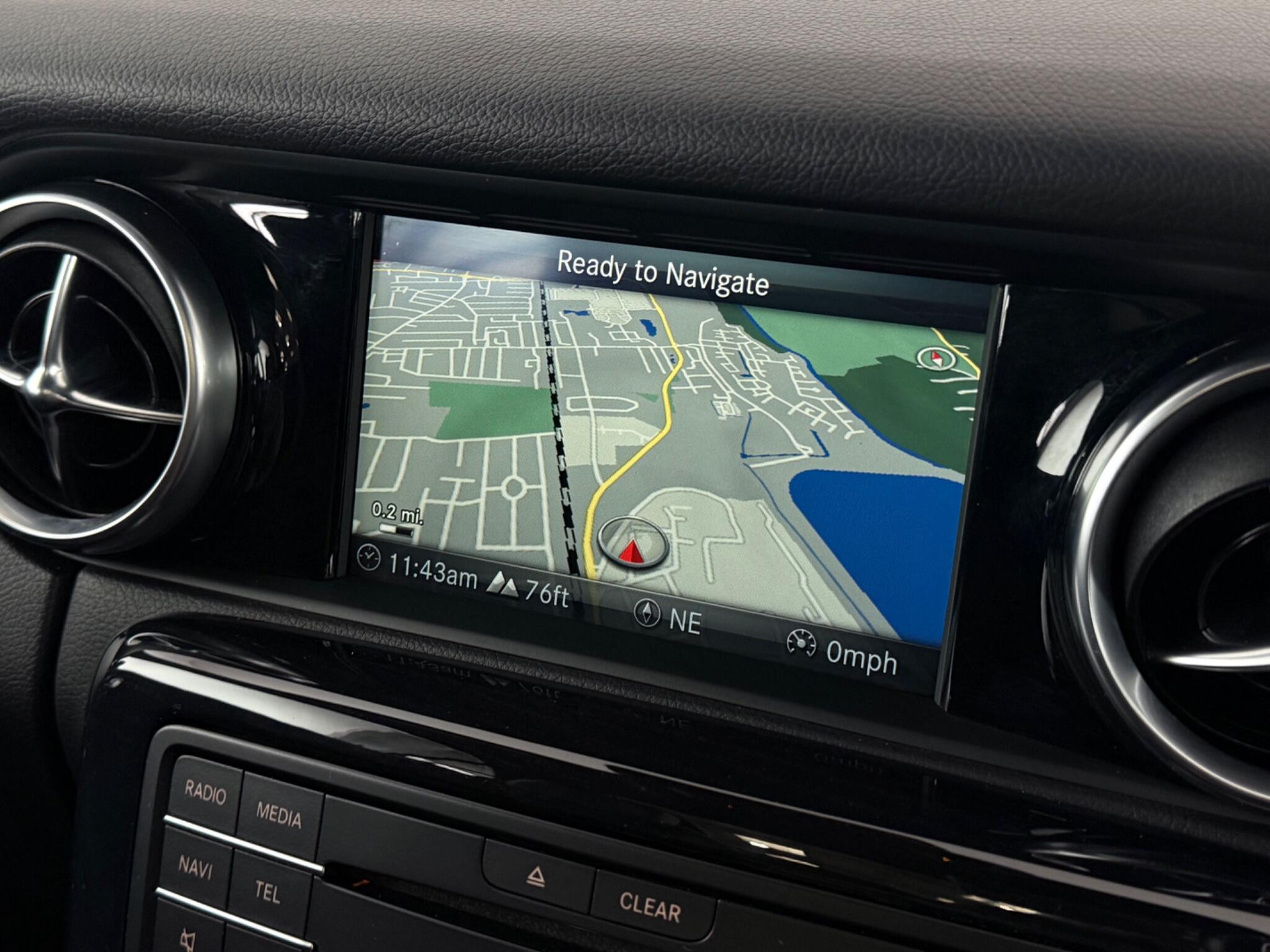 Mercedes-Benz SLC view 26