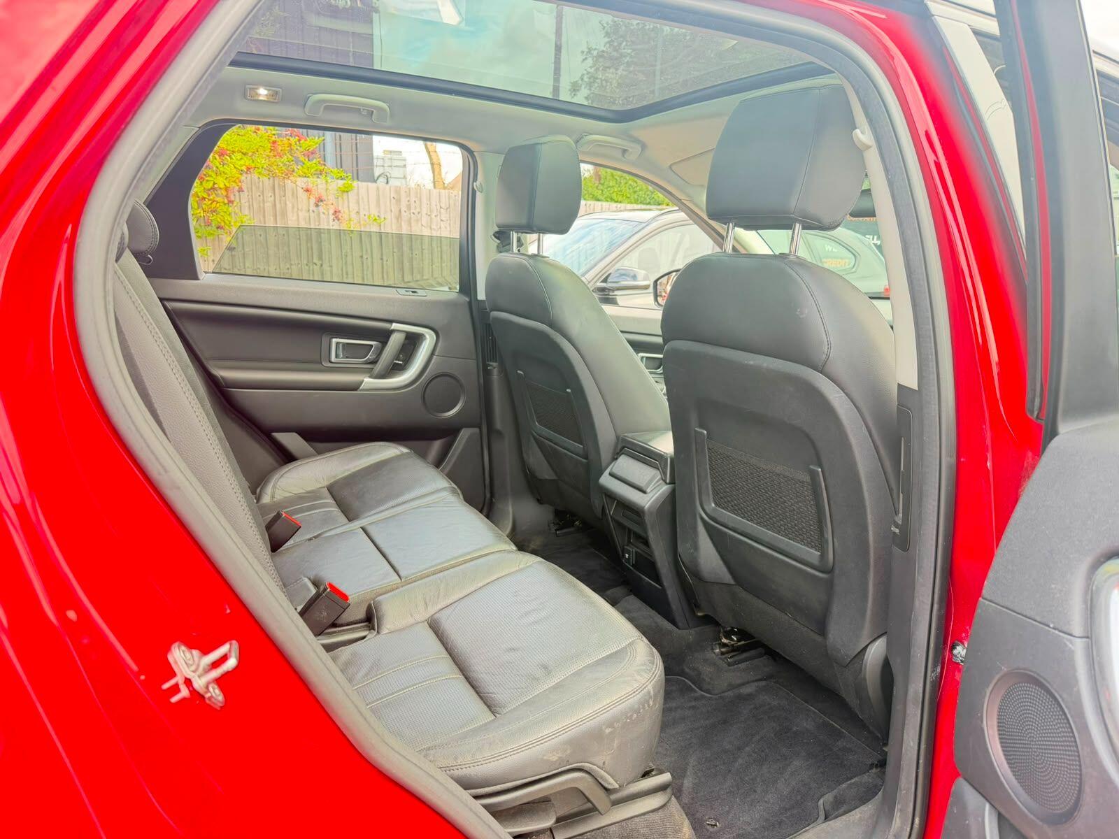 Land Rover Discovery Sport view 17