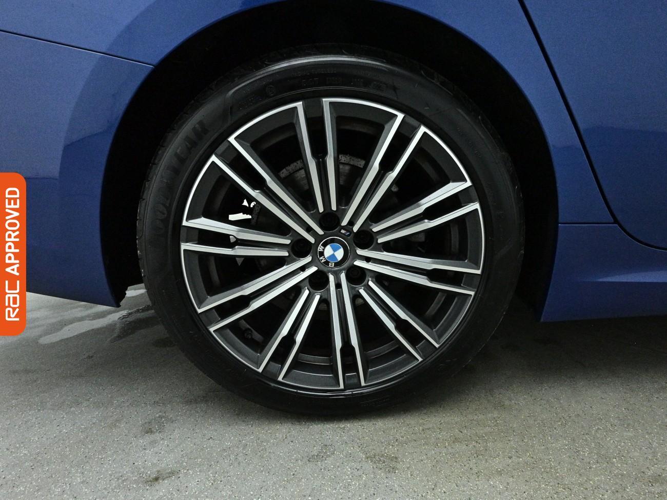 BMW 3 Series view 27