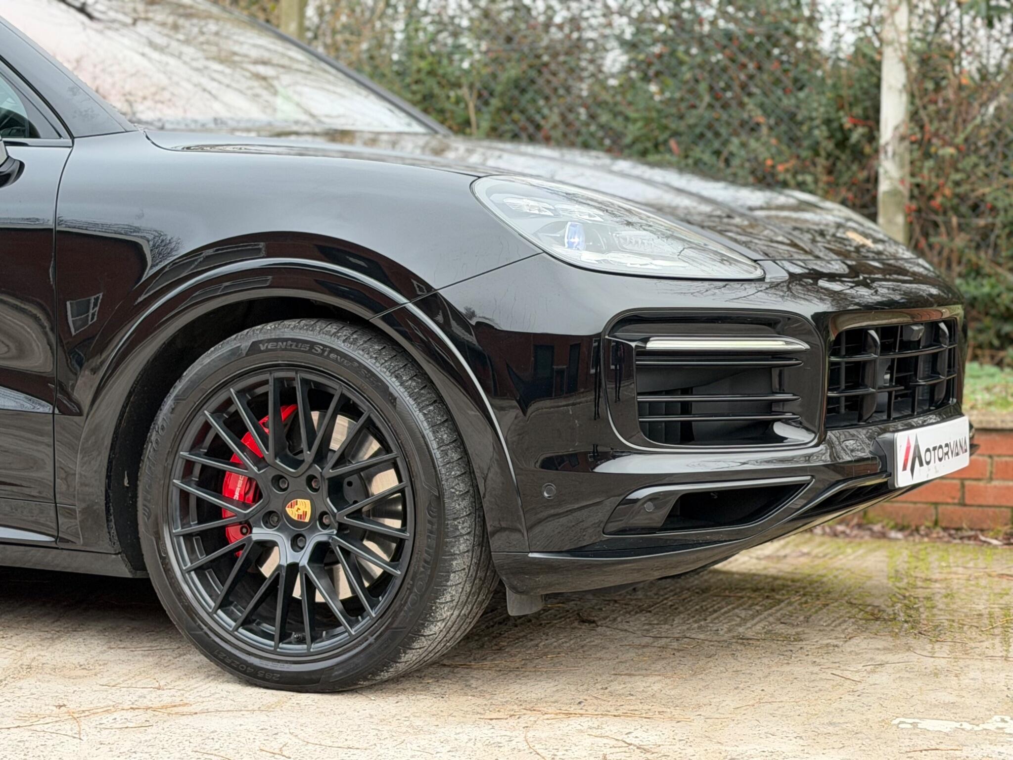 Porsche Cayenne view 45