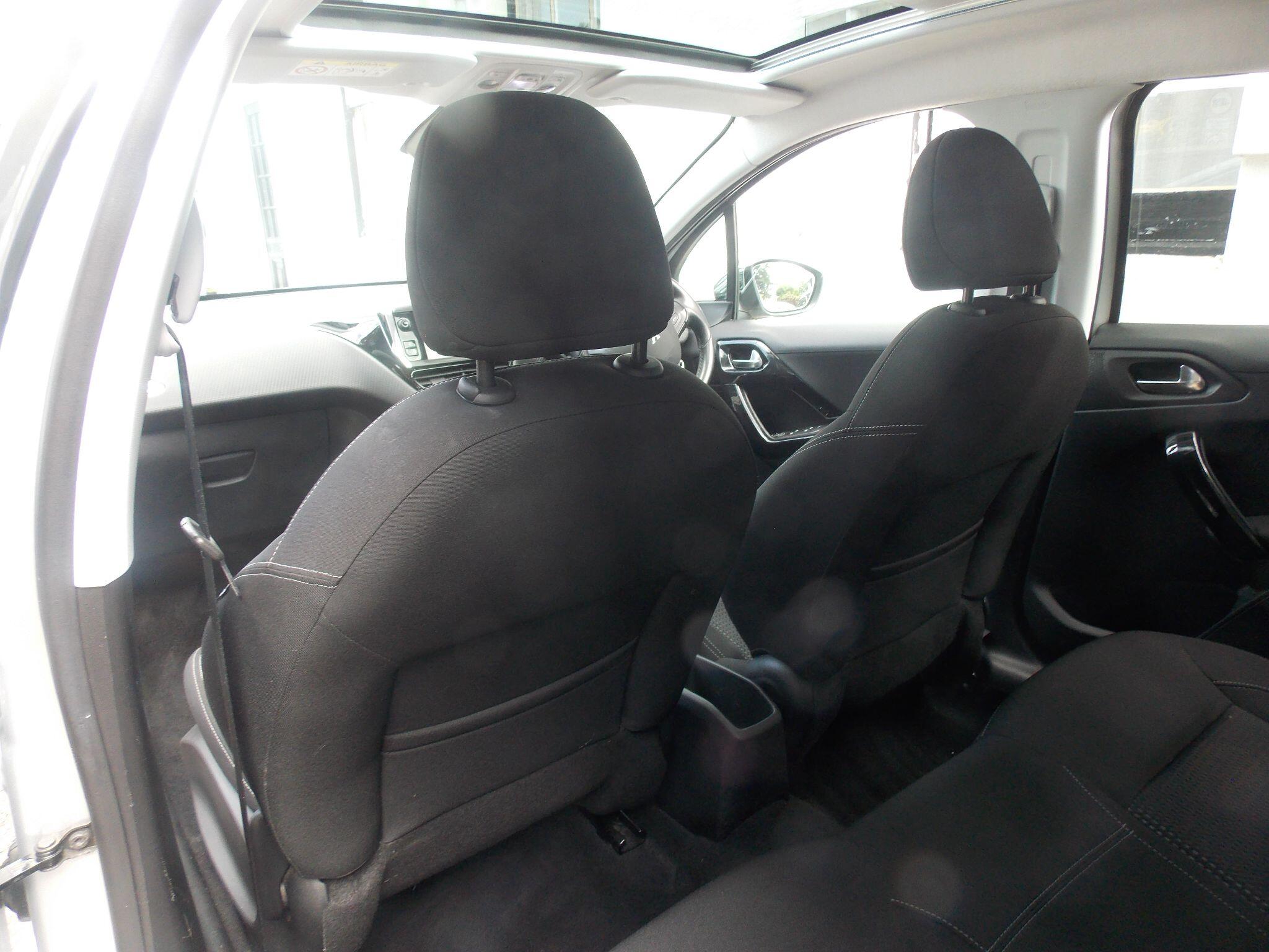 Peugeot 208 view 27