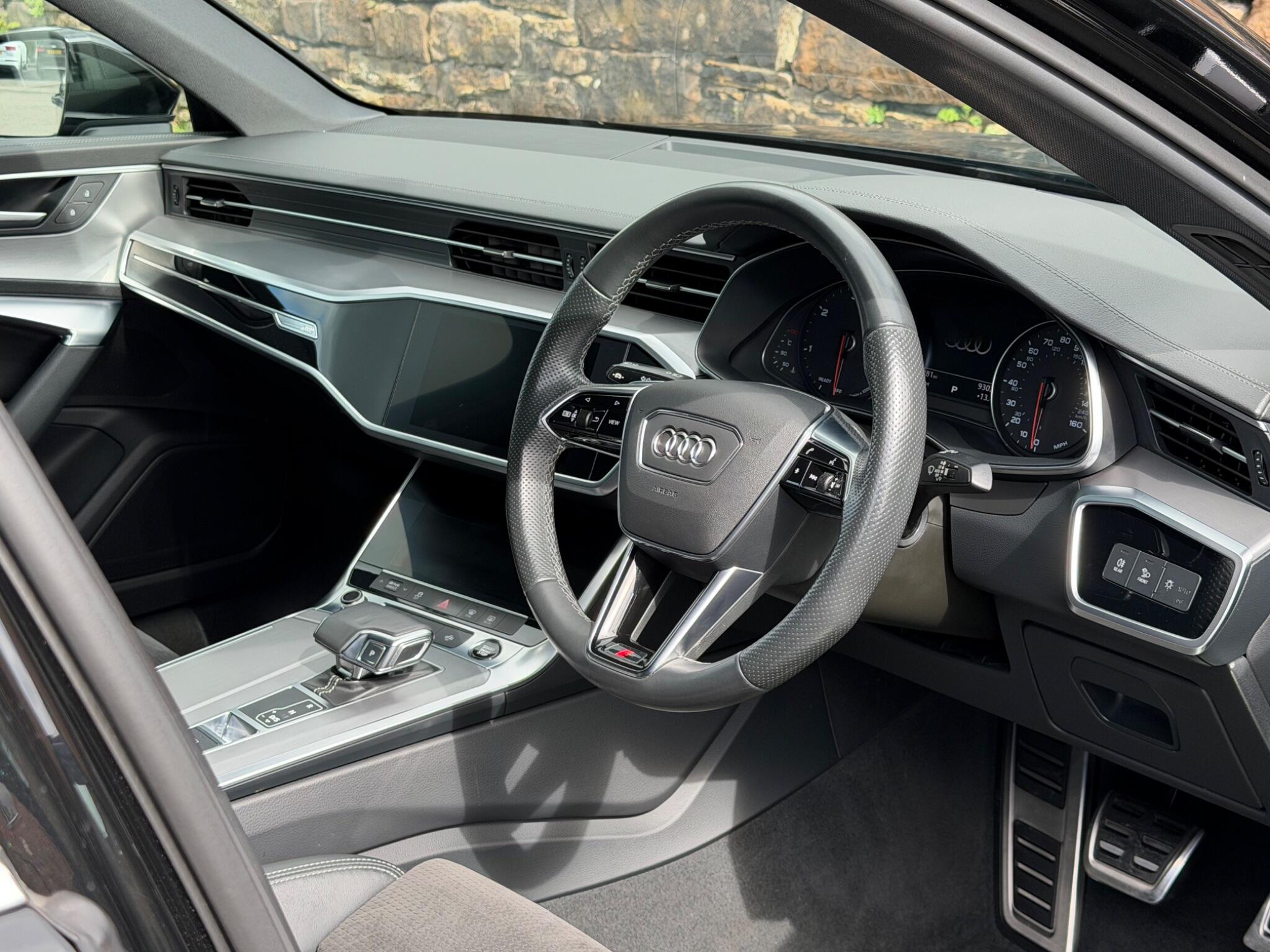 Audi A6 view 11