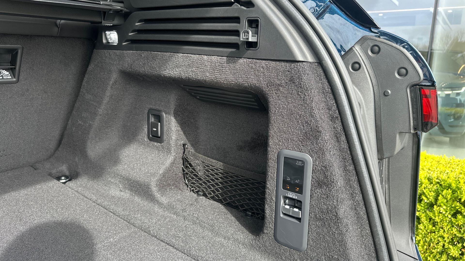 Land Rover Range Rover Sport view 27
