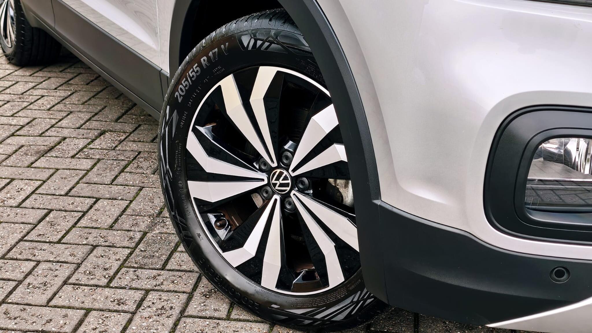 Volkswagen T-Cross view 10