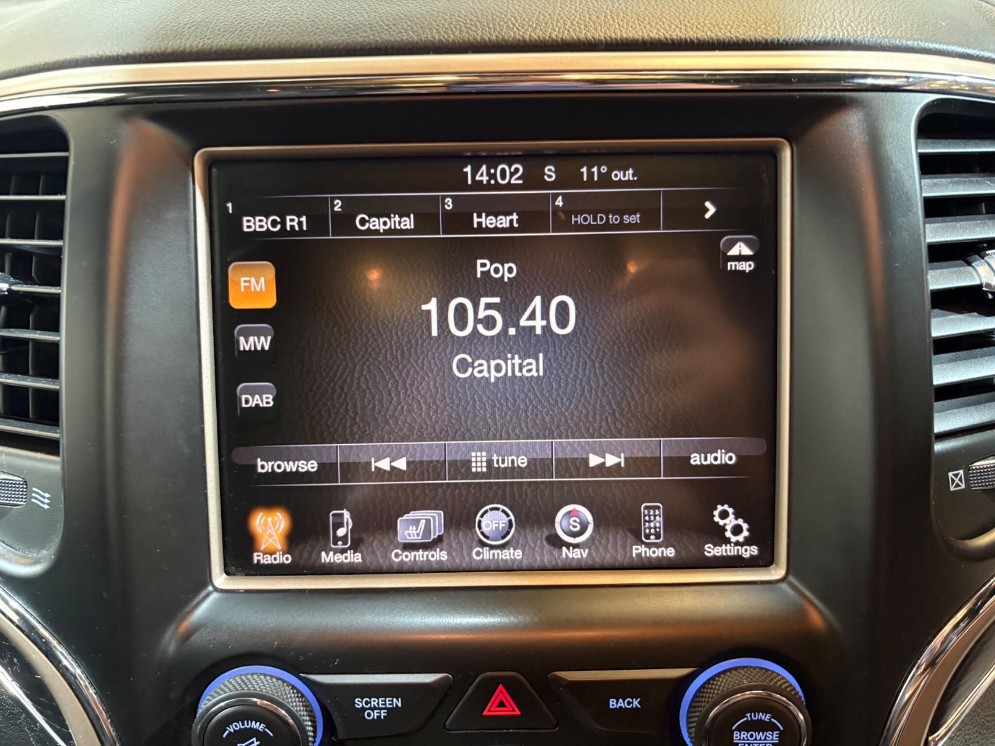 Jeep Grand Cherokee view 16