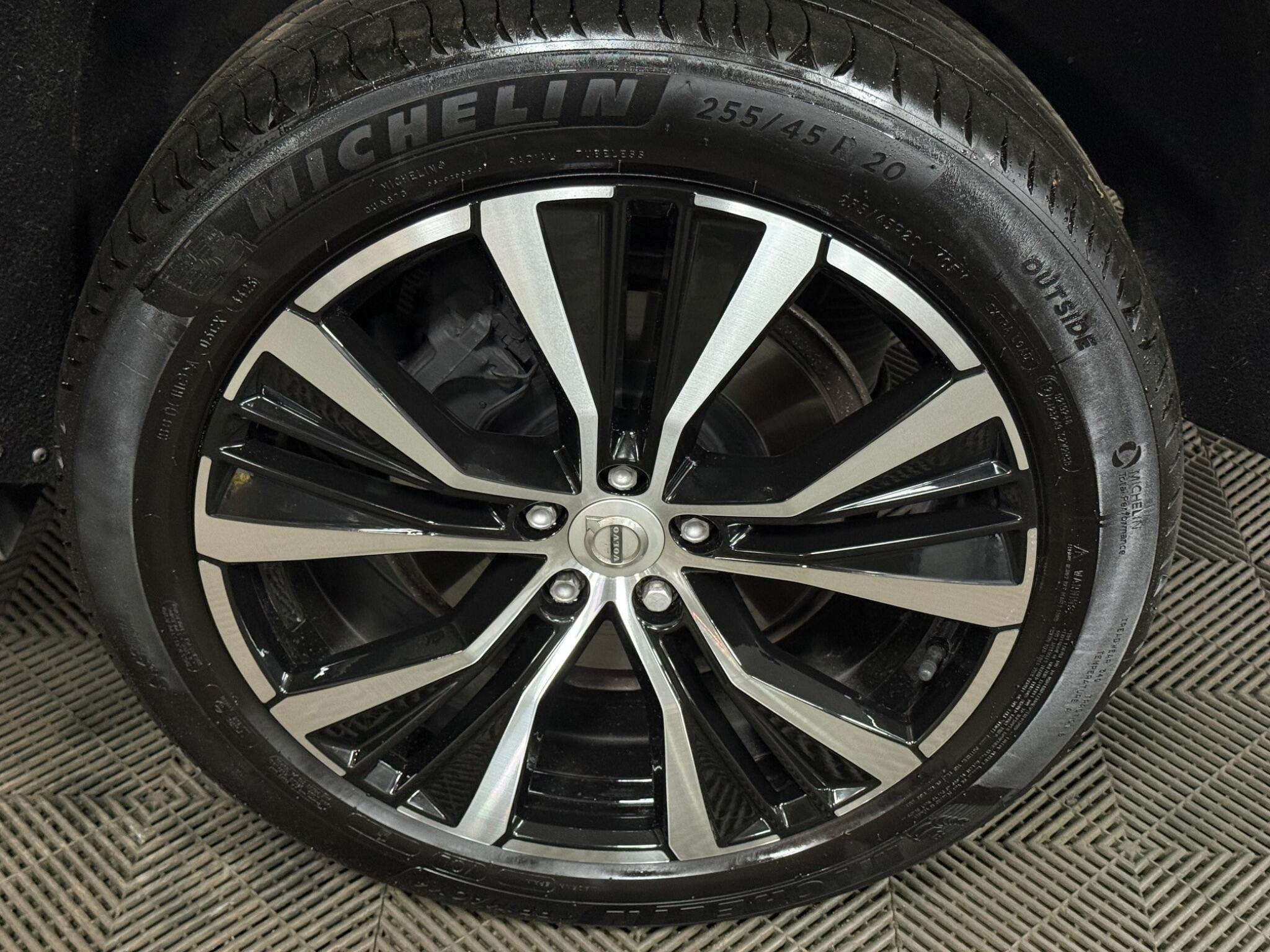 Volvo XC60 view 44