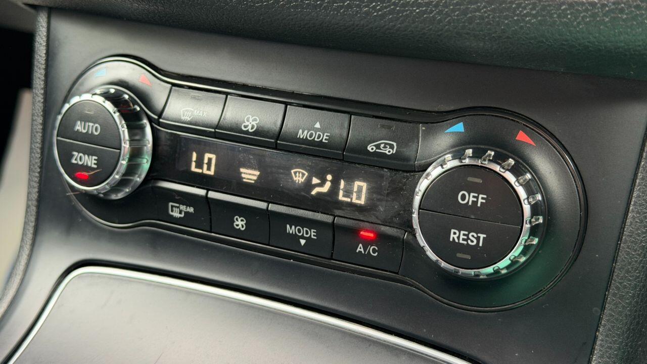Mercedes-Benz B Class view 27