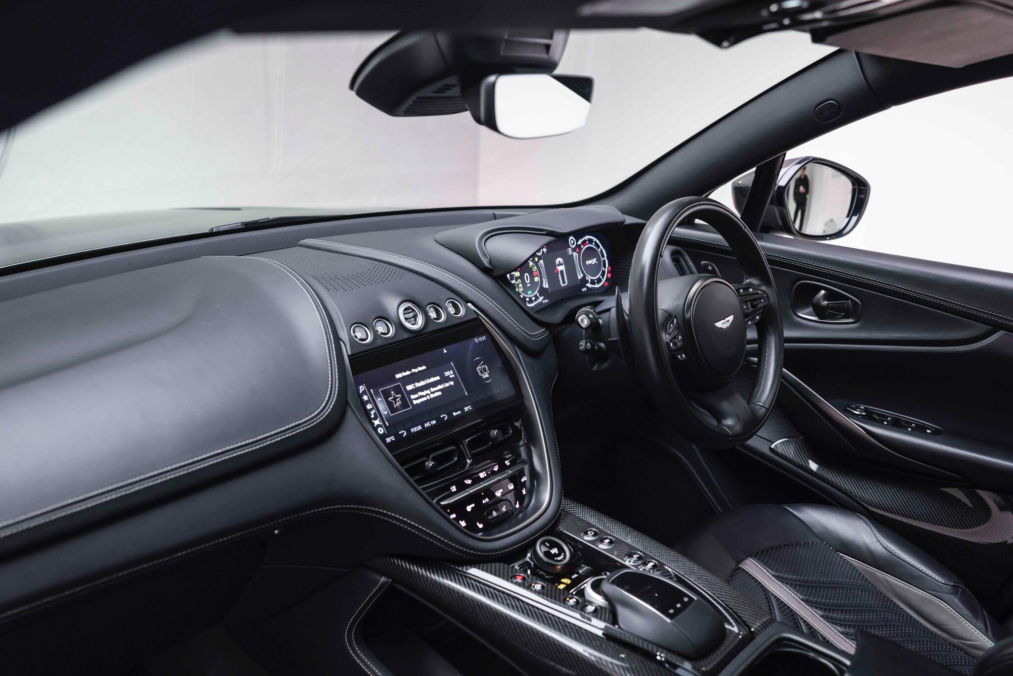 Aston Martin DBX view 42
