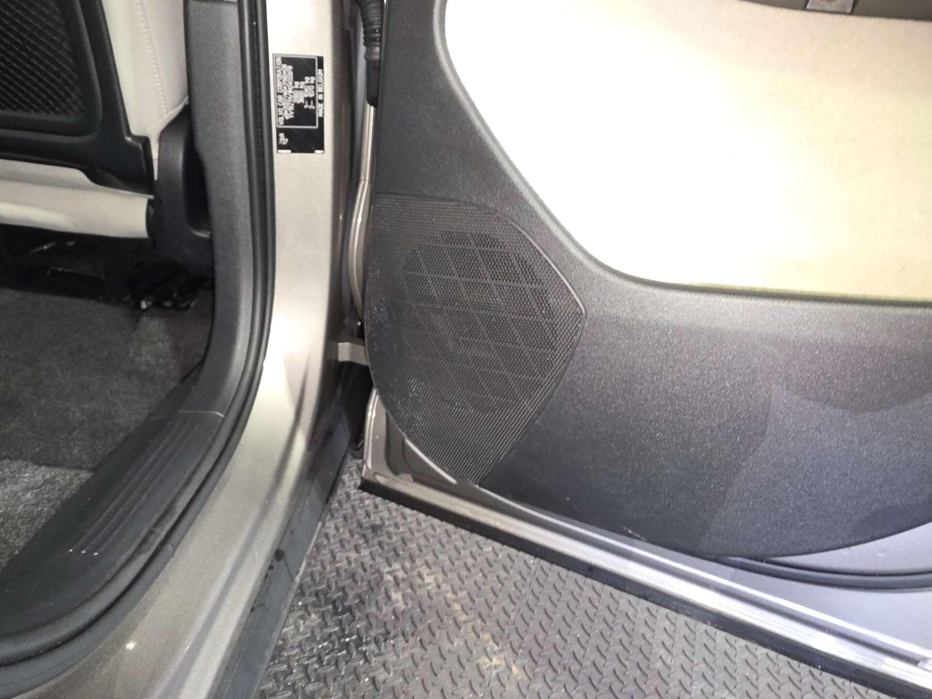 Volvo XC40 view 48