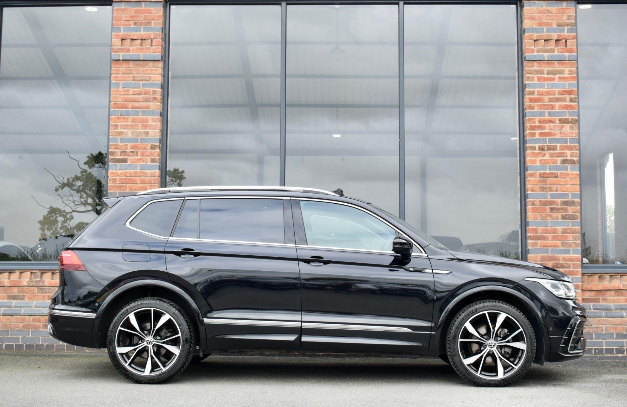 Volkswagen Tiguan Allspace view 11