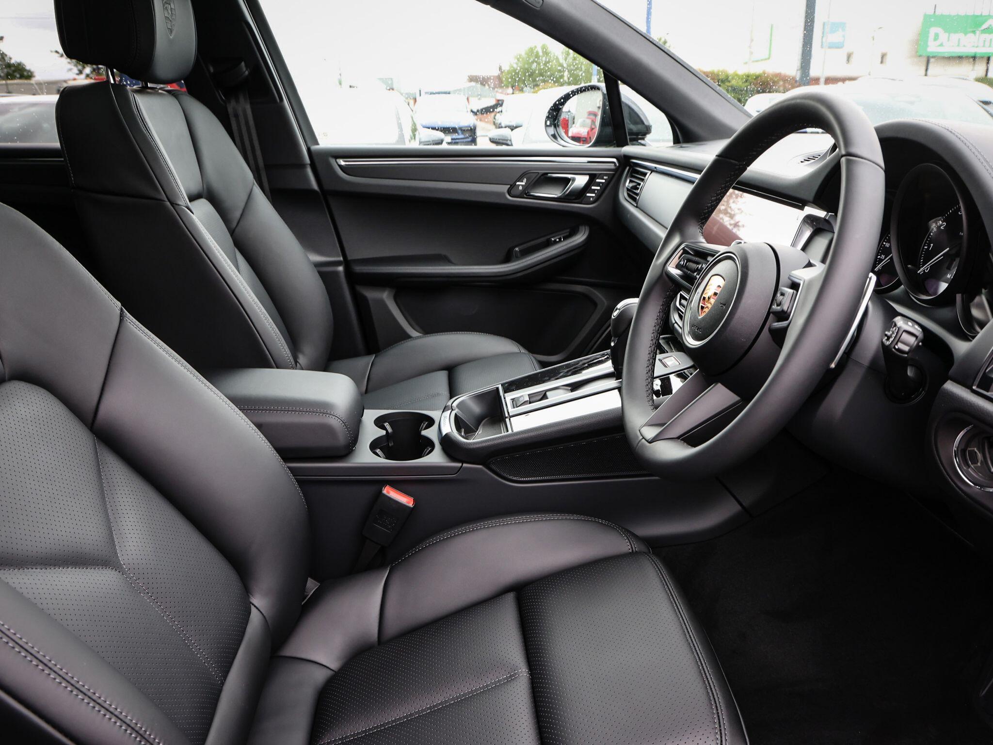Porsche Macan view 42