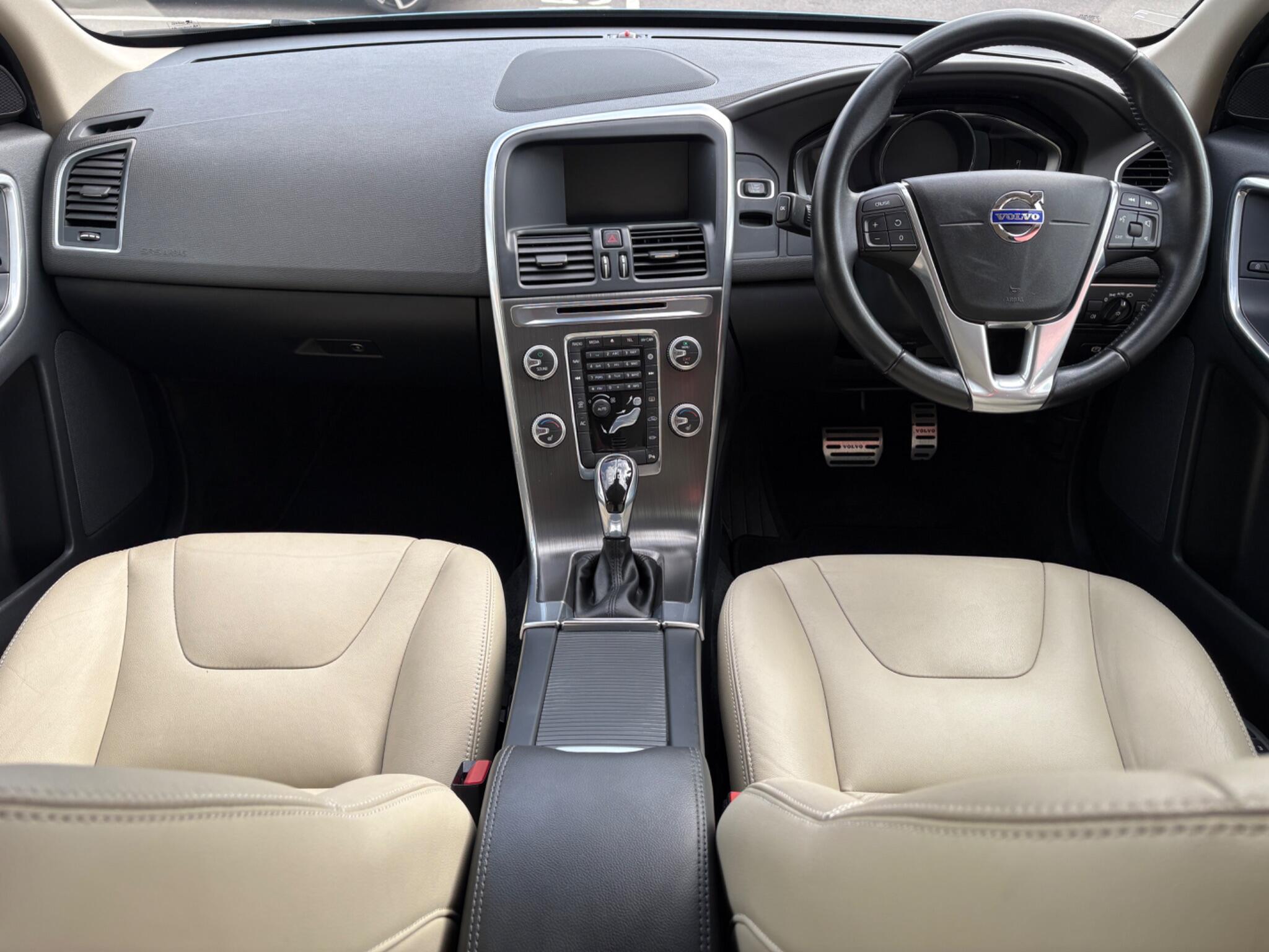 Volvo XC60 view 18