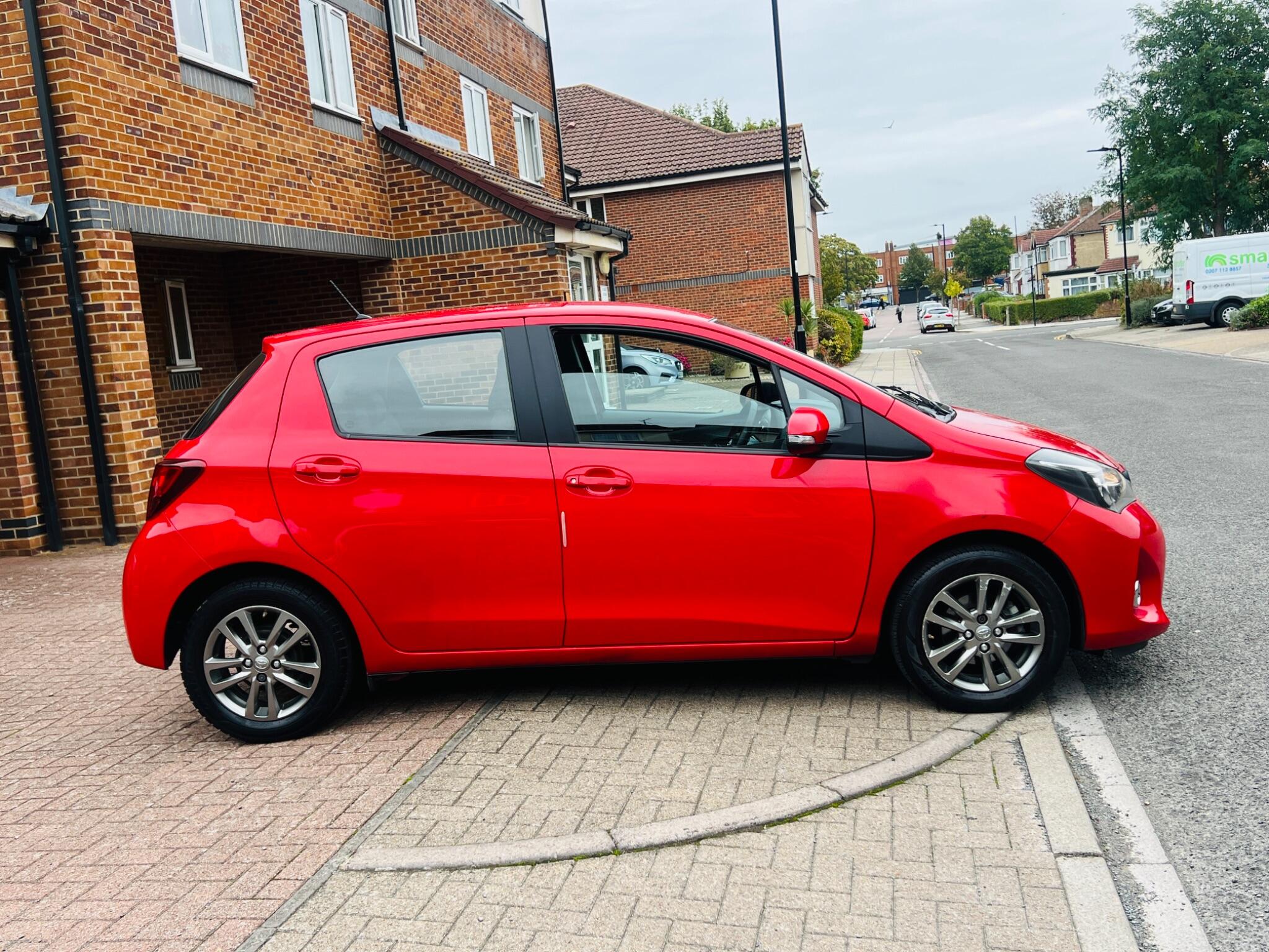 Toyota Yaris view 24