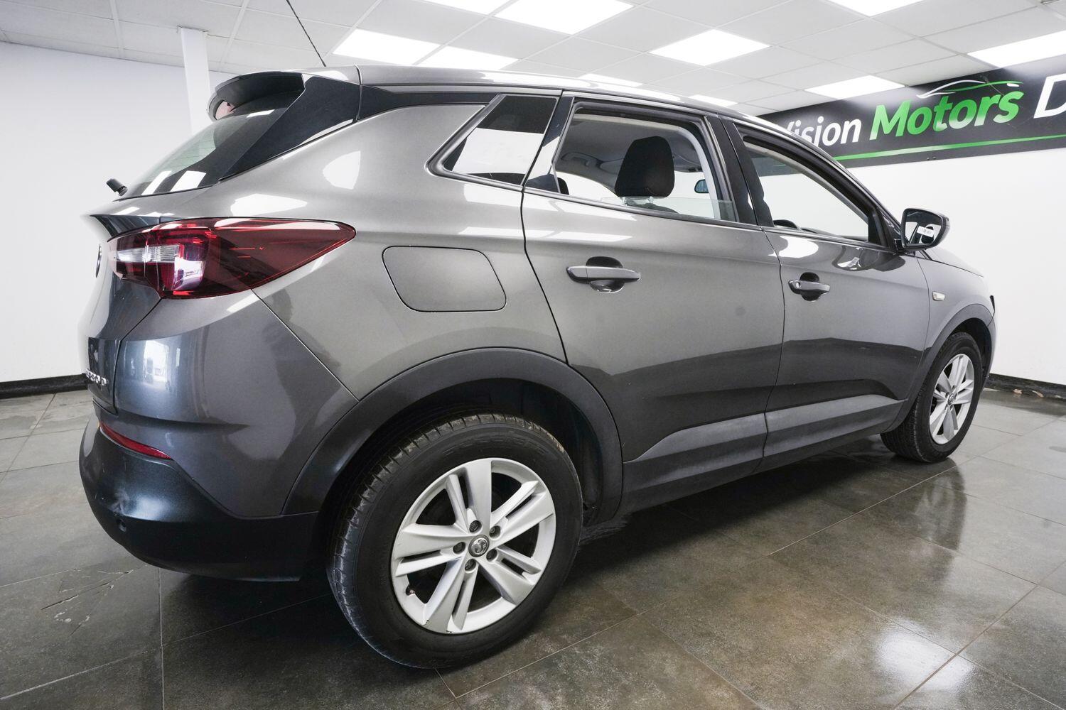 Vauxhall Grandland X view 3
