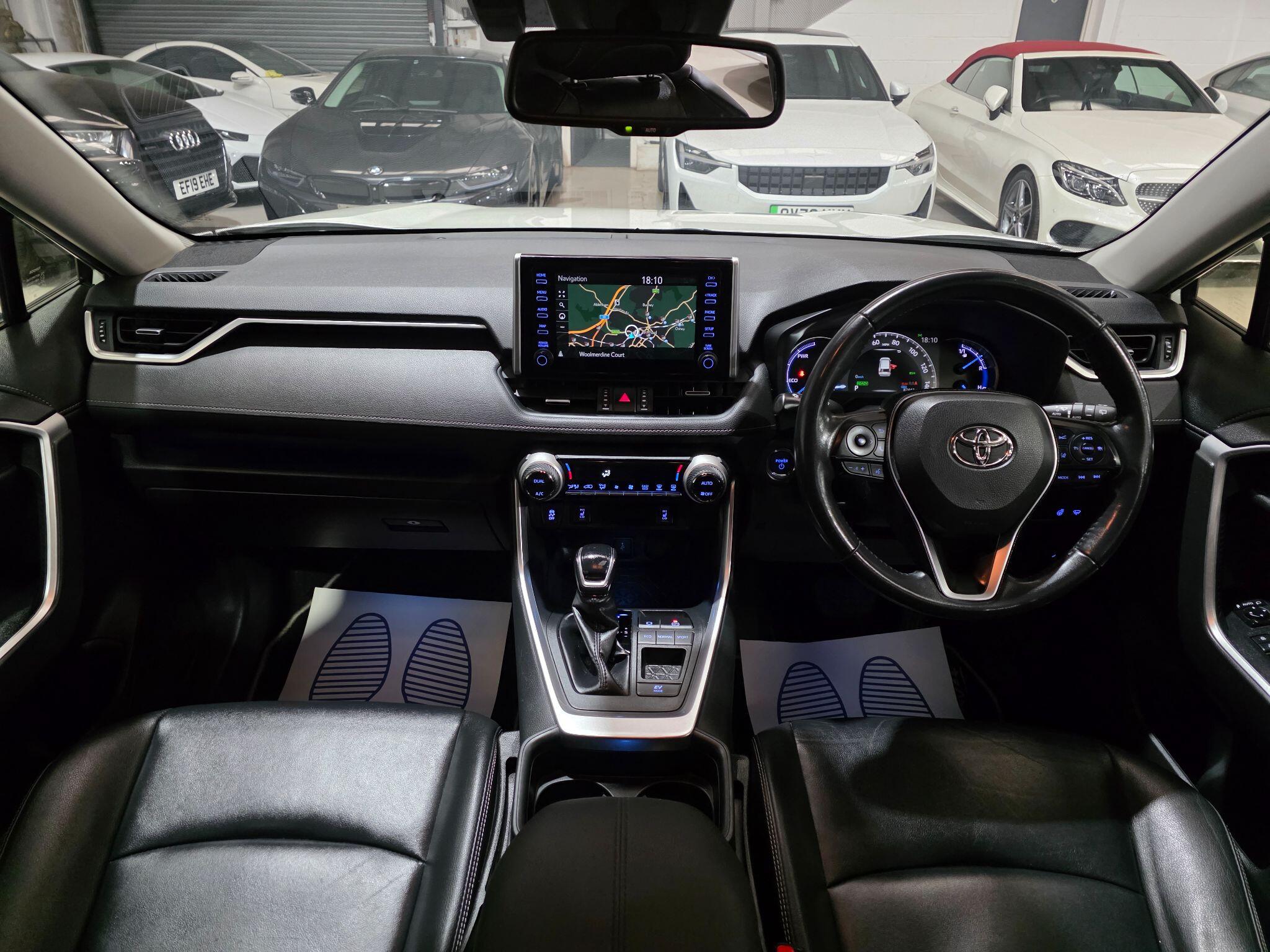 Toyota Rav4 view 5