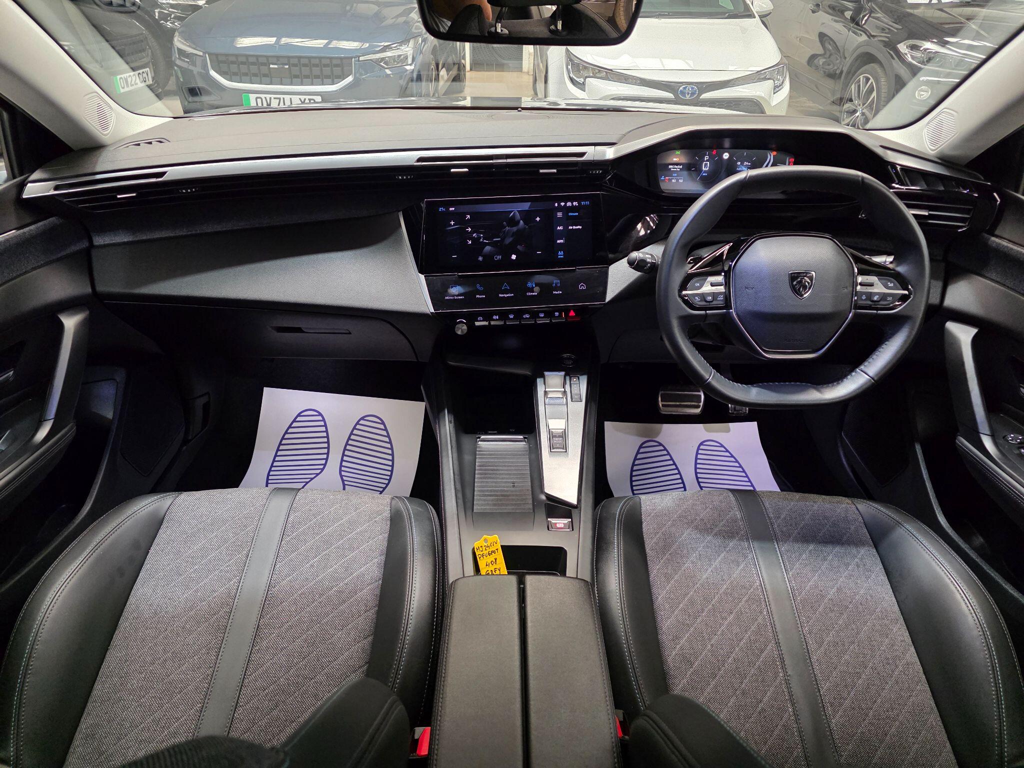 Peugeot 408 view 4