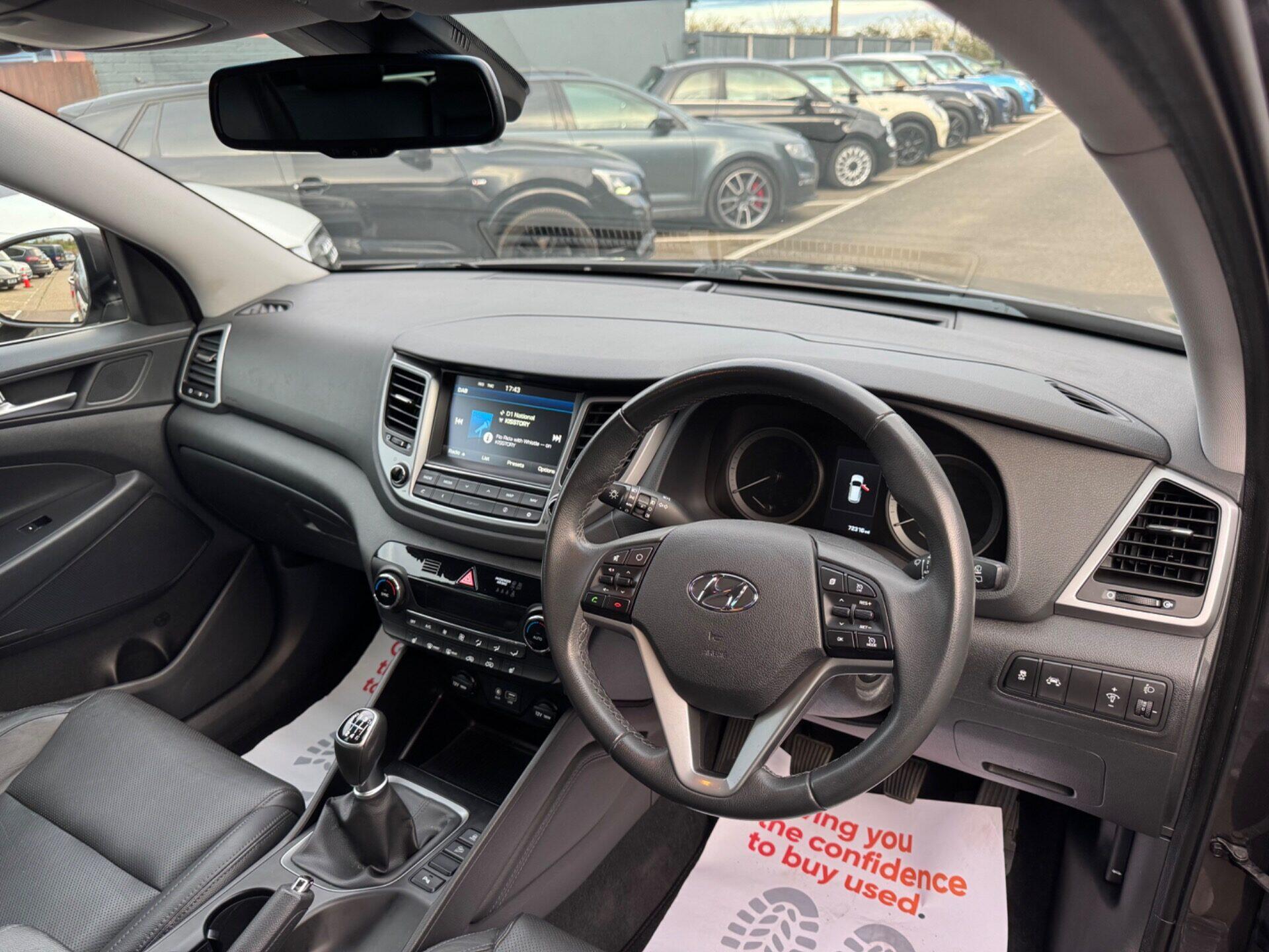 Hyundai Tucson view 50