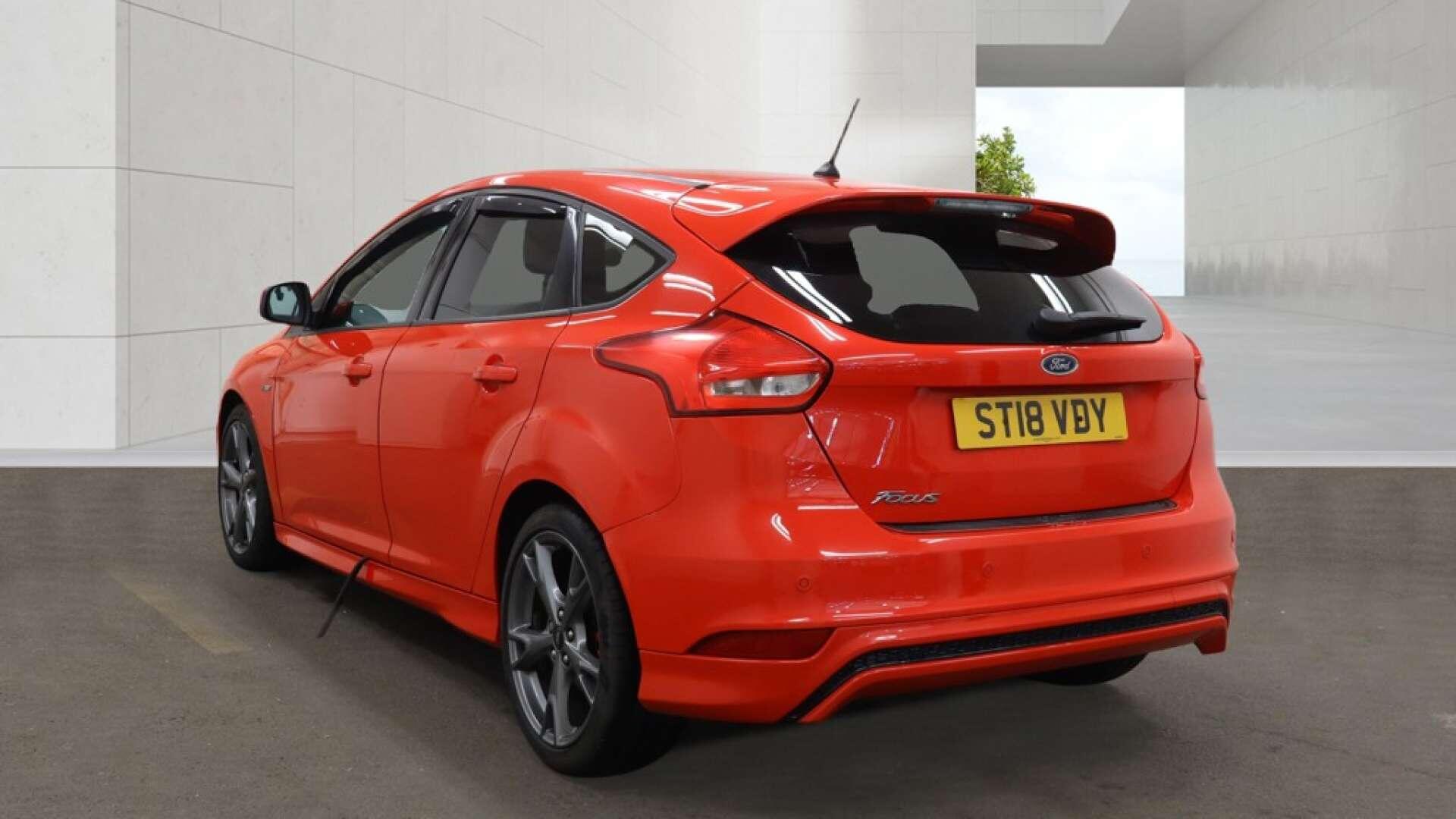 Ford Focus view 9