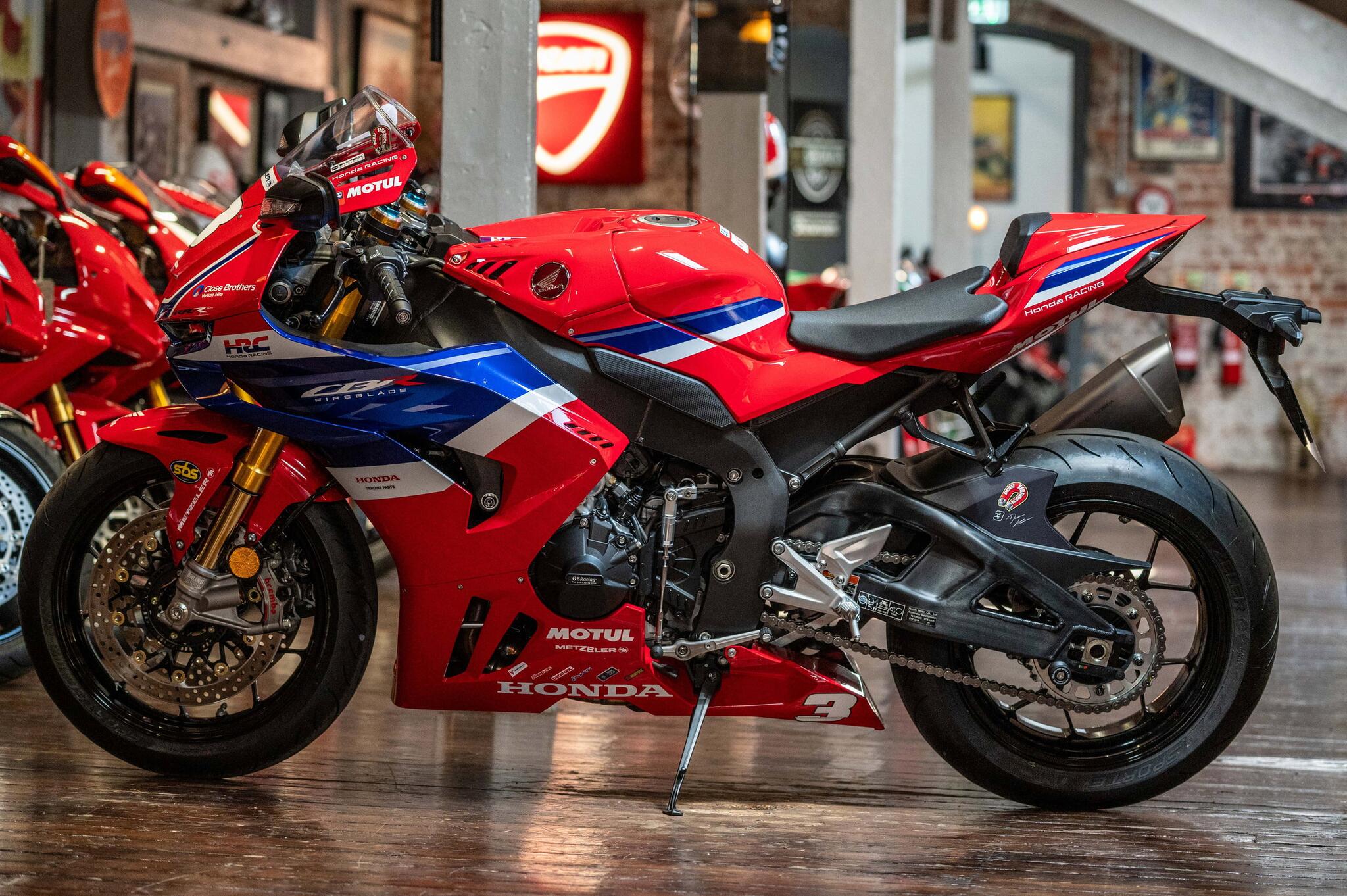Honda CBR1000RR-R Fireblade SP view 2