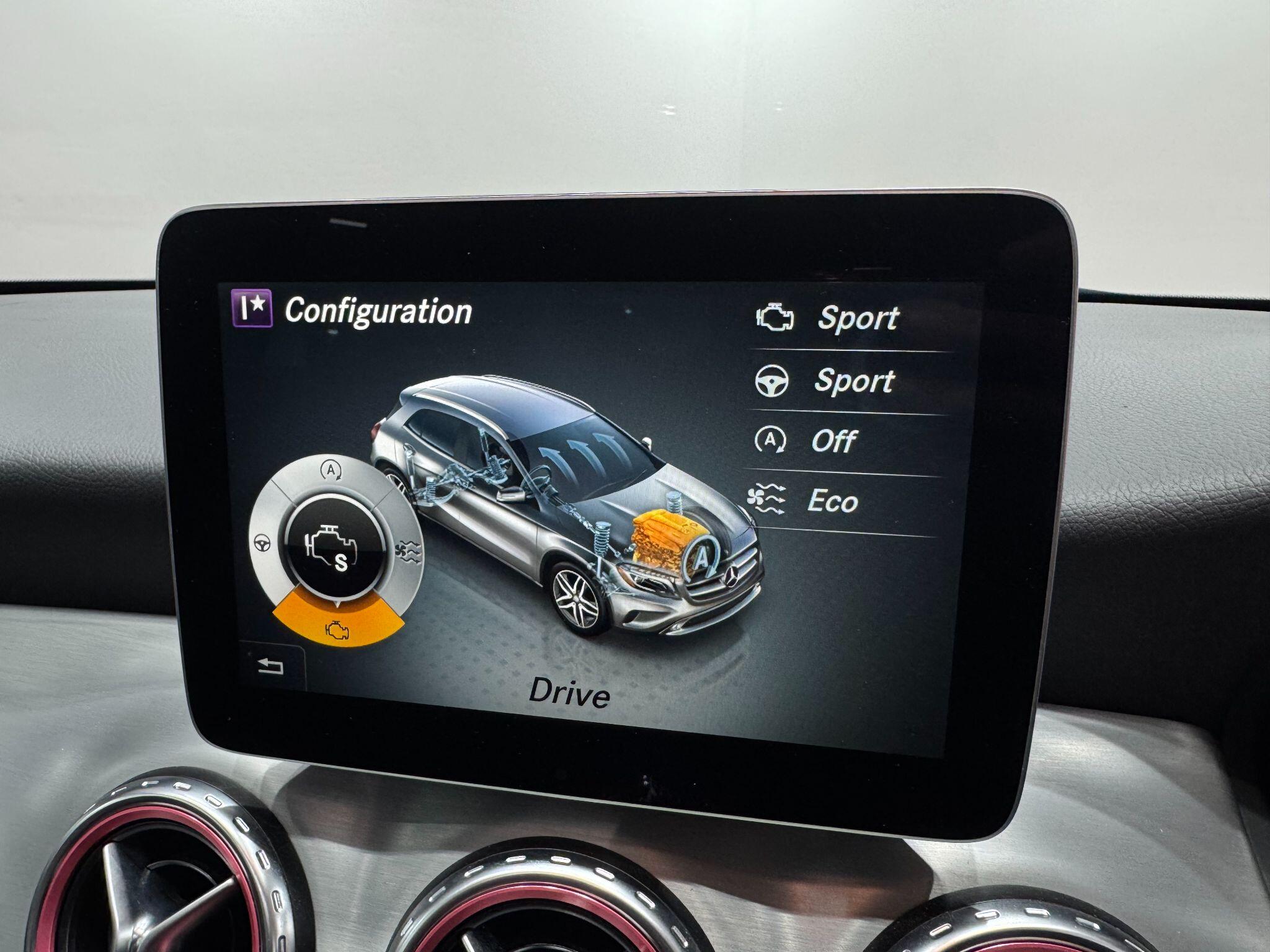 Mercedes-Benz GLA view 41