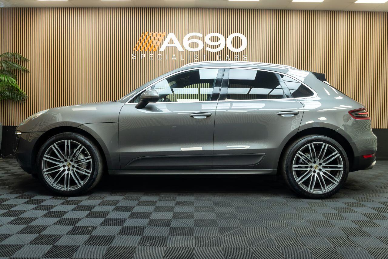 Porsche Macan view 4