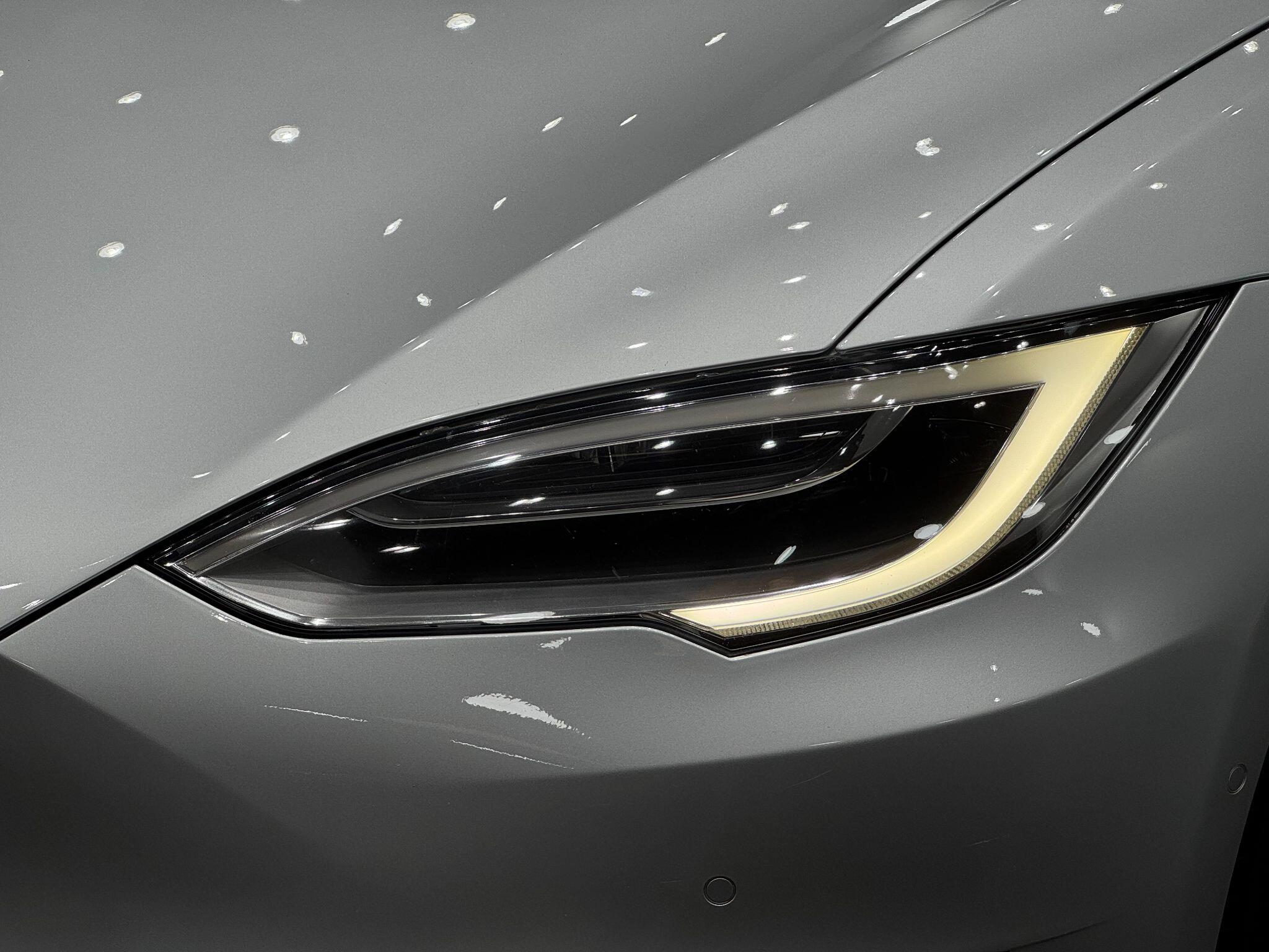 Tesla Model S view 9