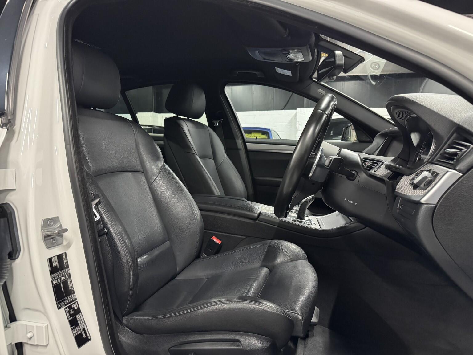 BMW 5 Series view 21
