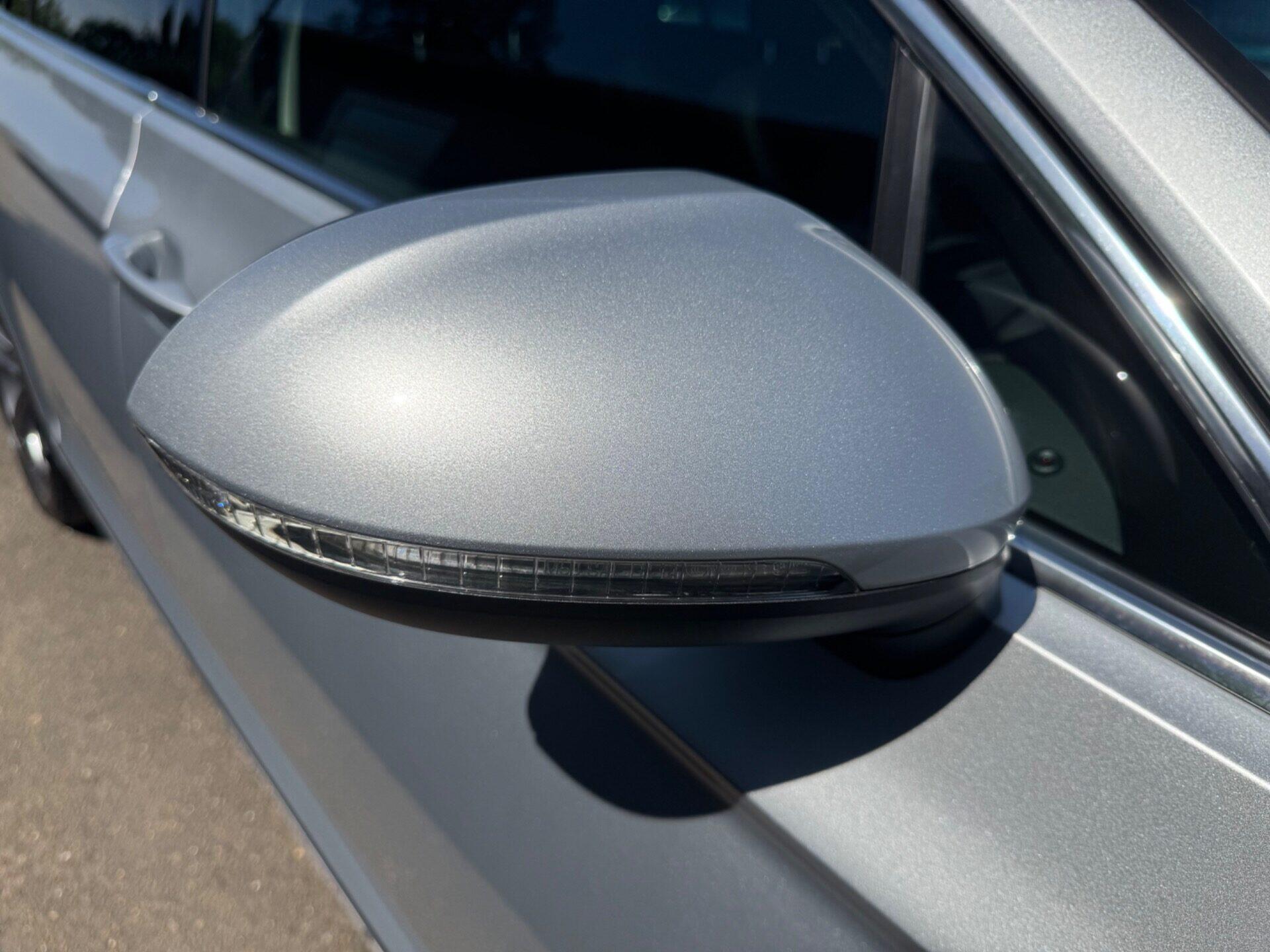 Volkswagen Passat view 20