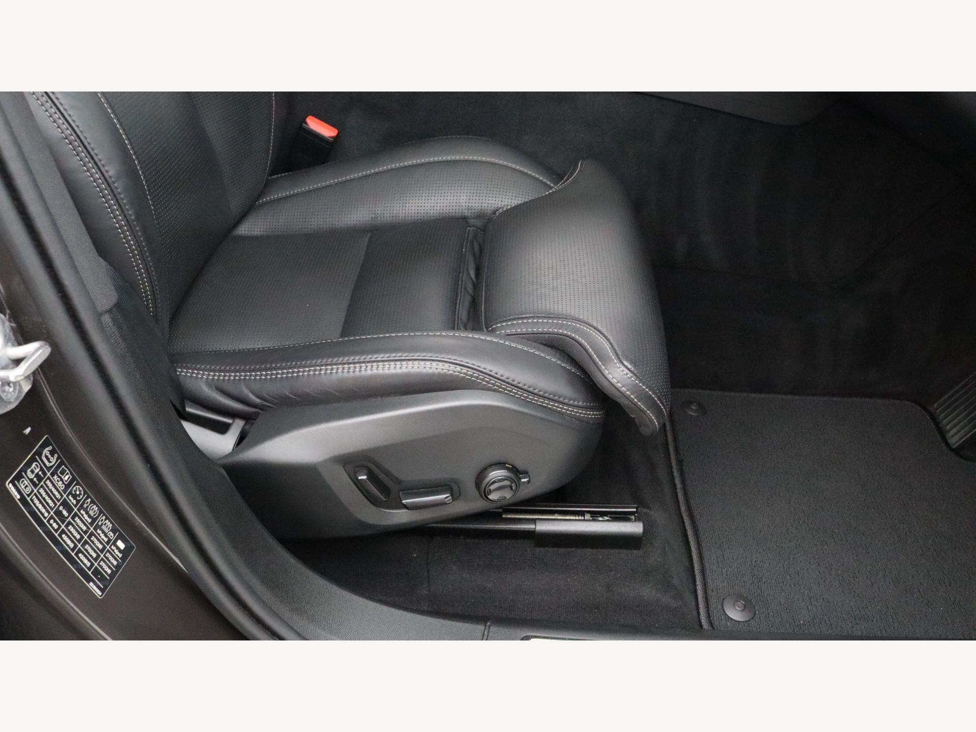 Volvo XC60 view 30