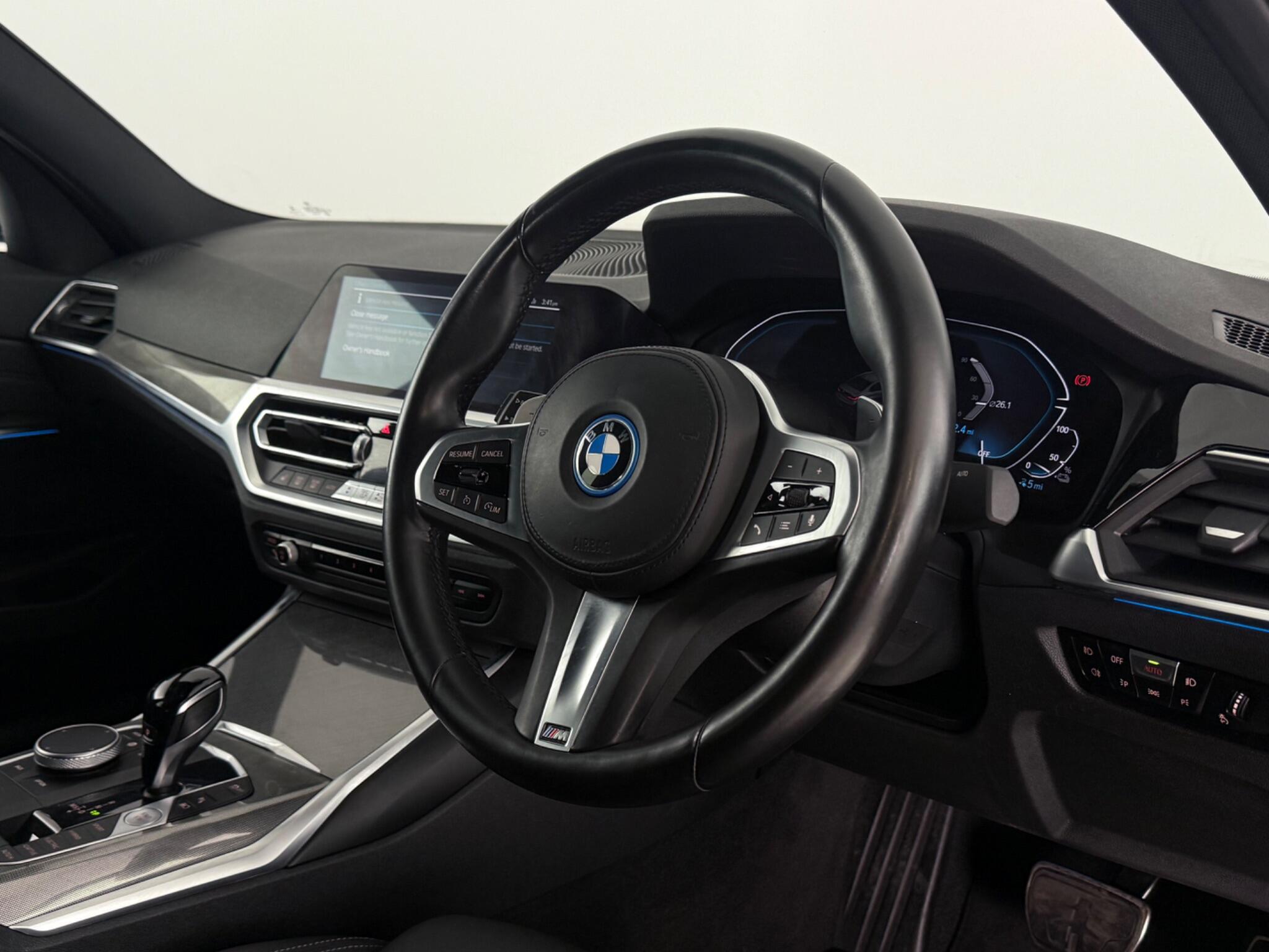 BMW 3 Series view 3