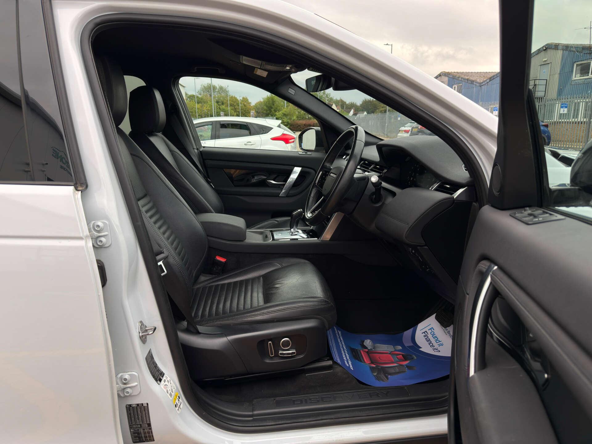 Land Rover Discovery Sport view 18