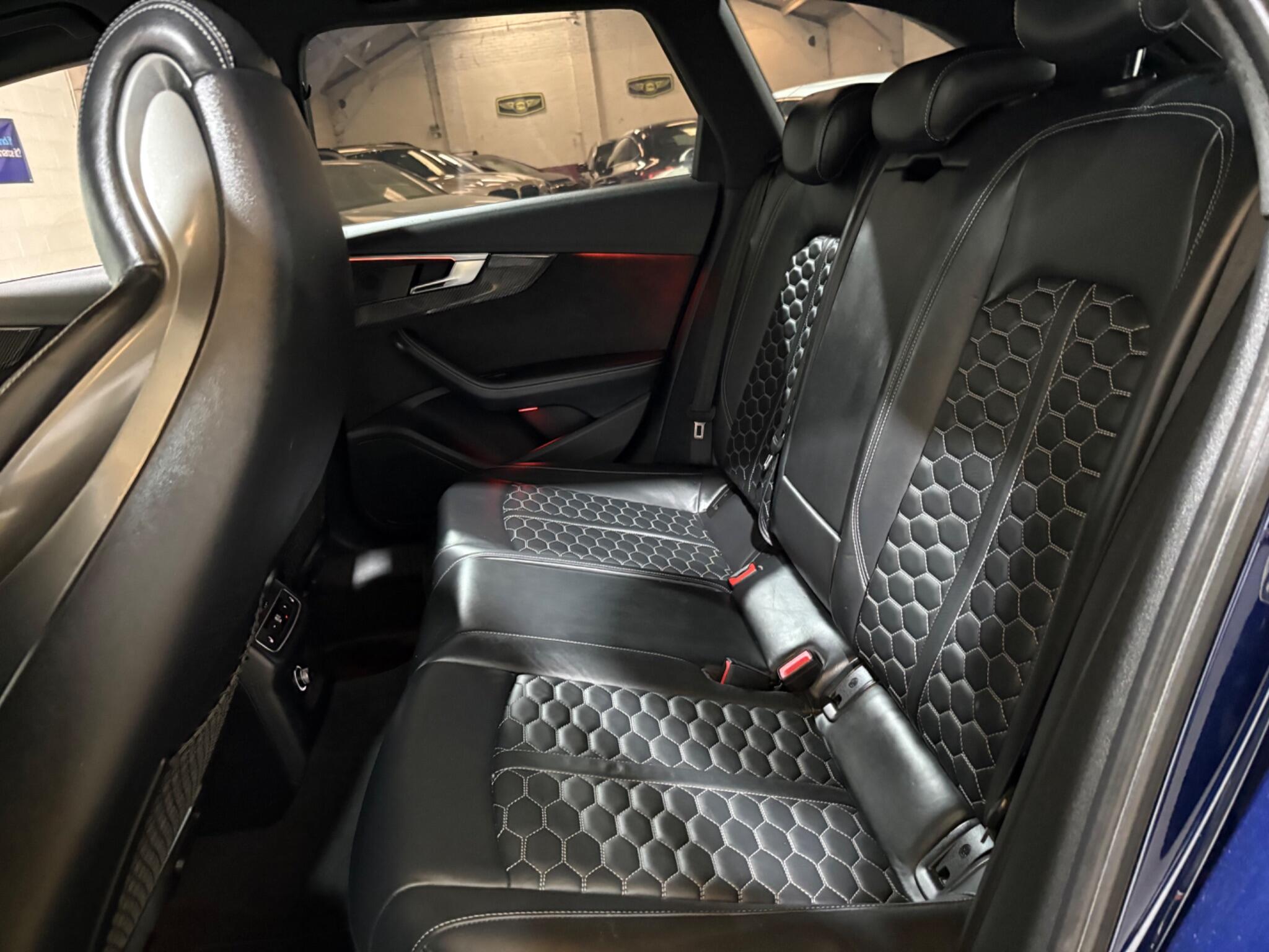 Audi RS4 Avant view 50