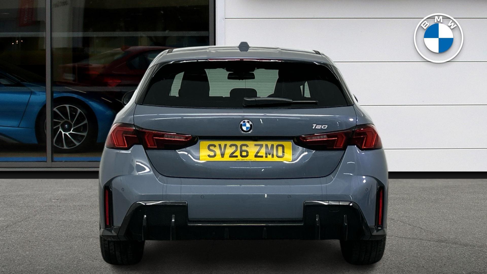 BMW 1 Series view 15