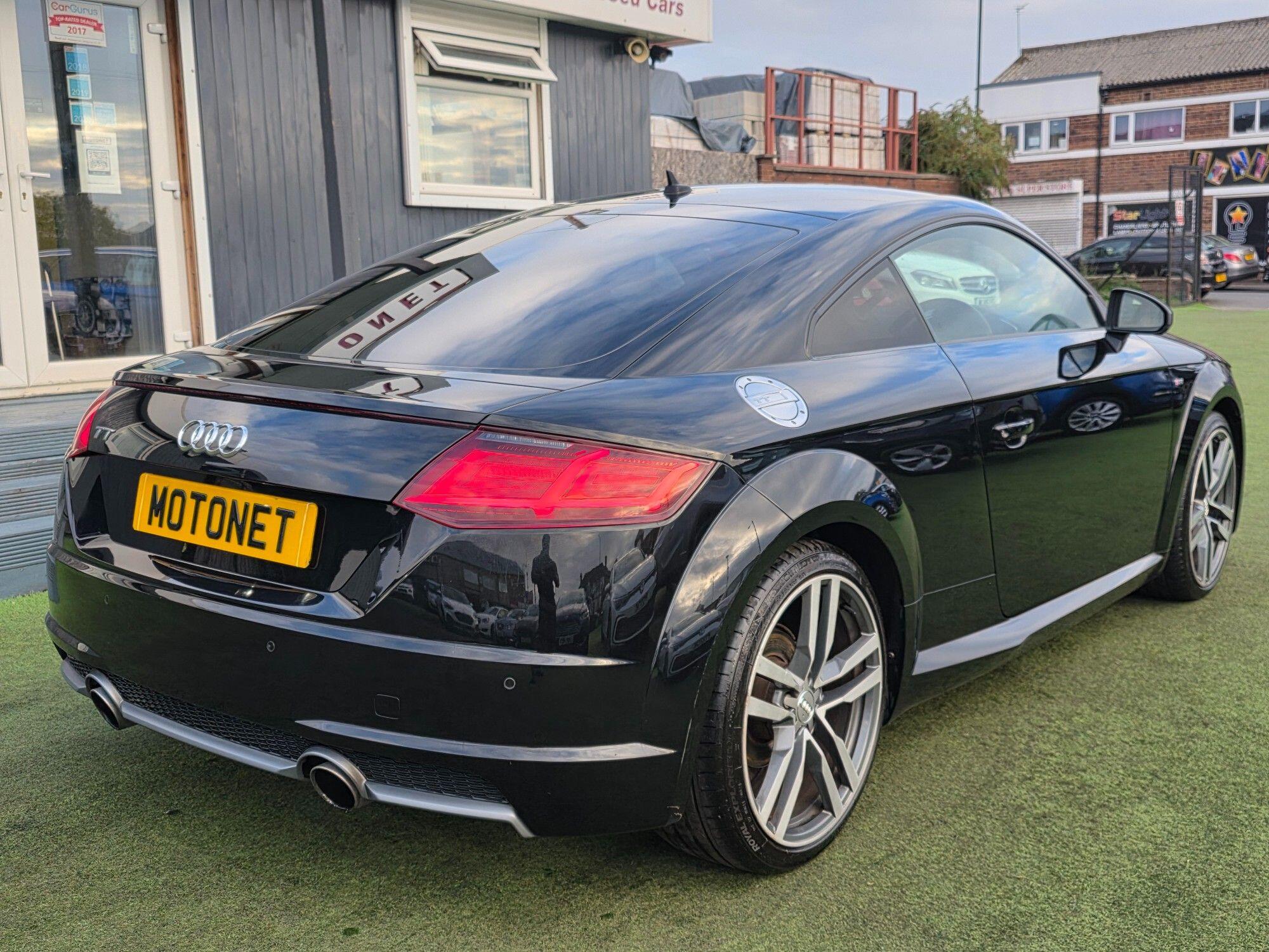 Audi TT view 9