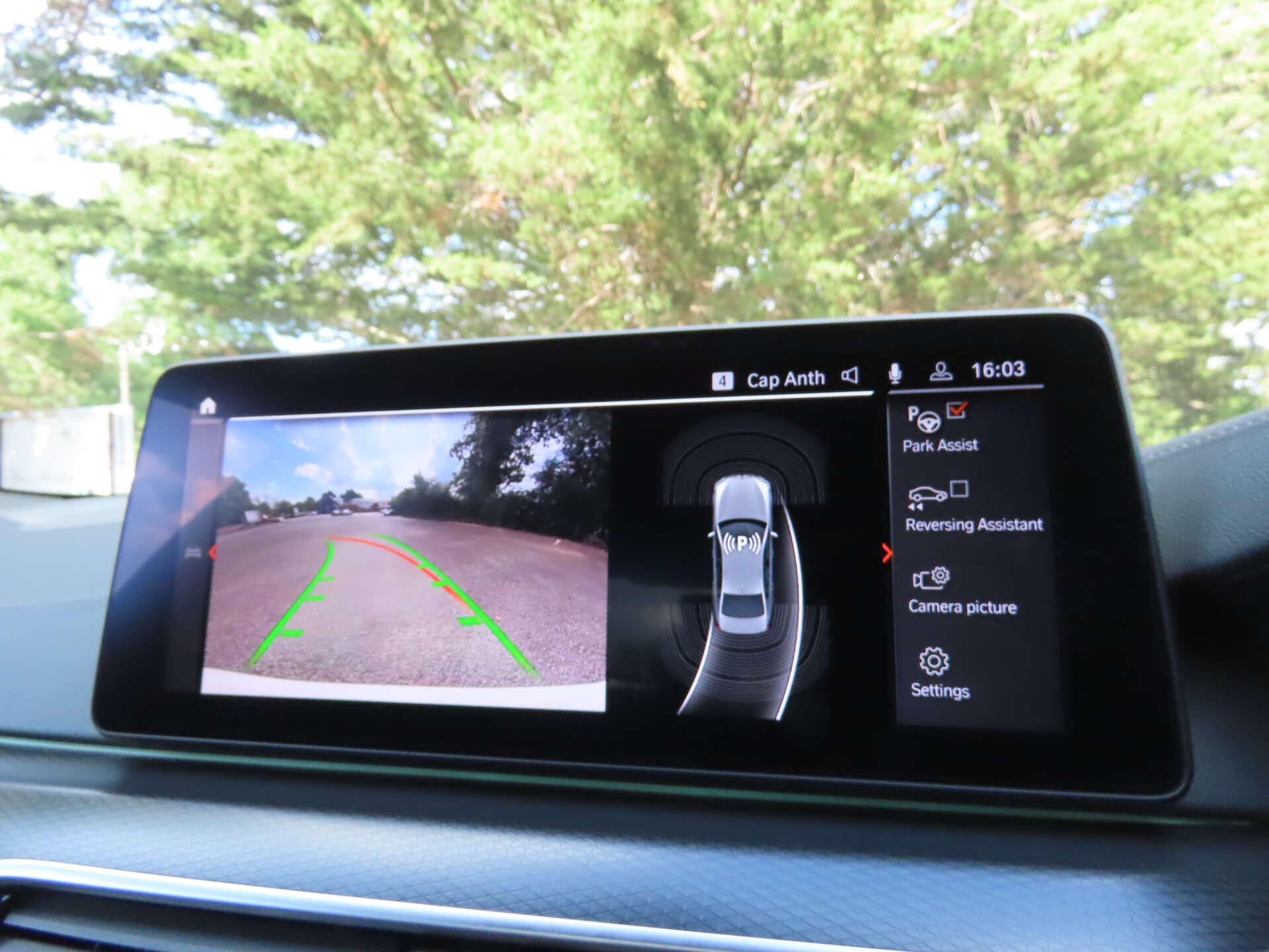 BMW 5 Series view 12