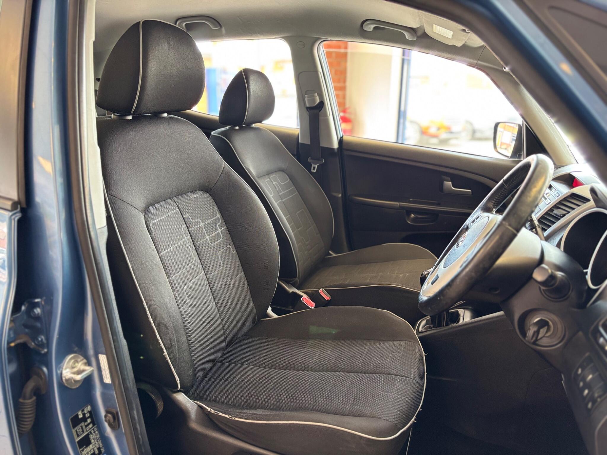 Kia Venga view 12
