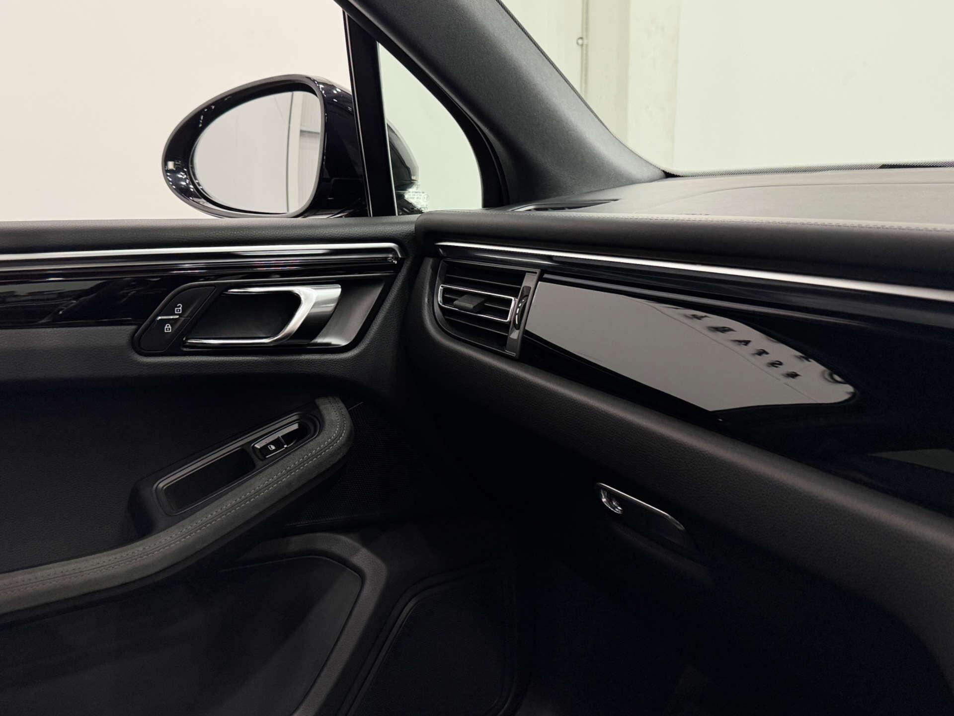 Porsche Macan view 37