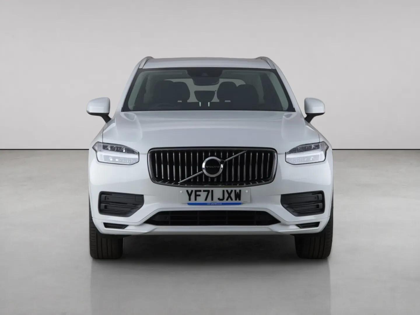 Volvo XC90 view 5