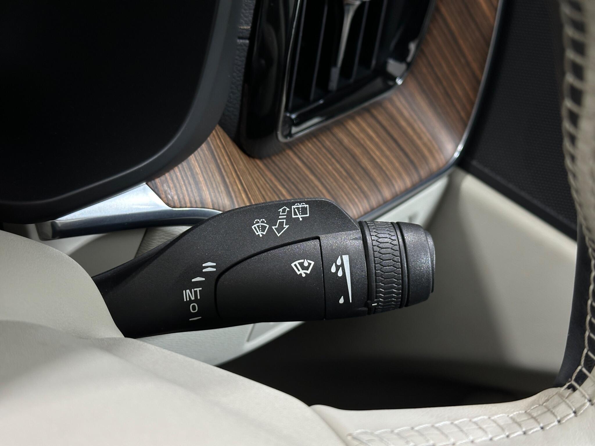 Volvo XC60 view 17