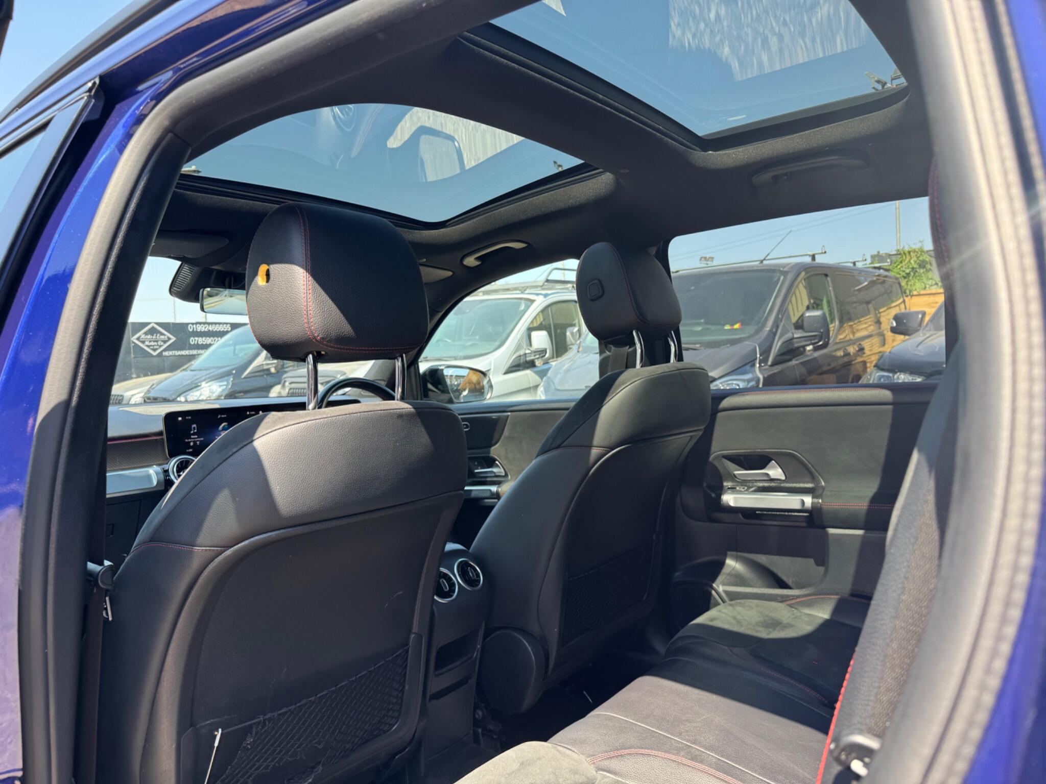 Mercedes-Benz GLB view 22