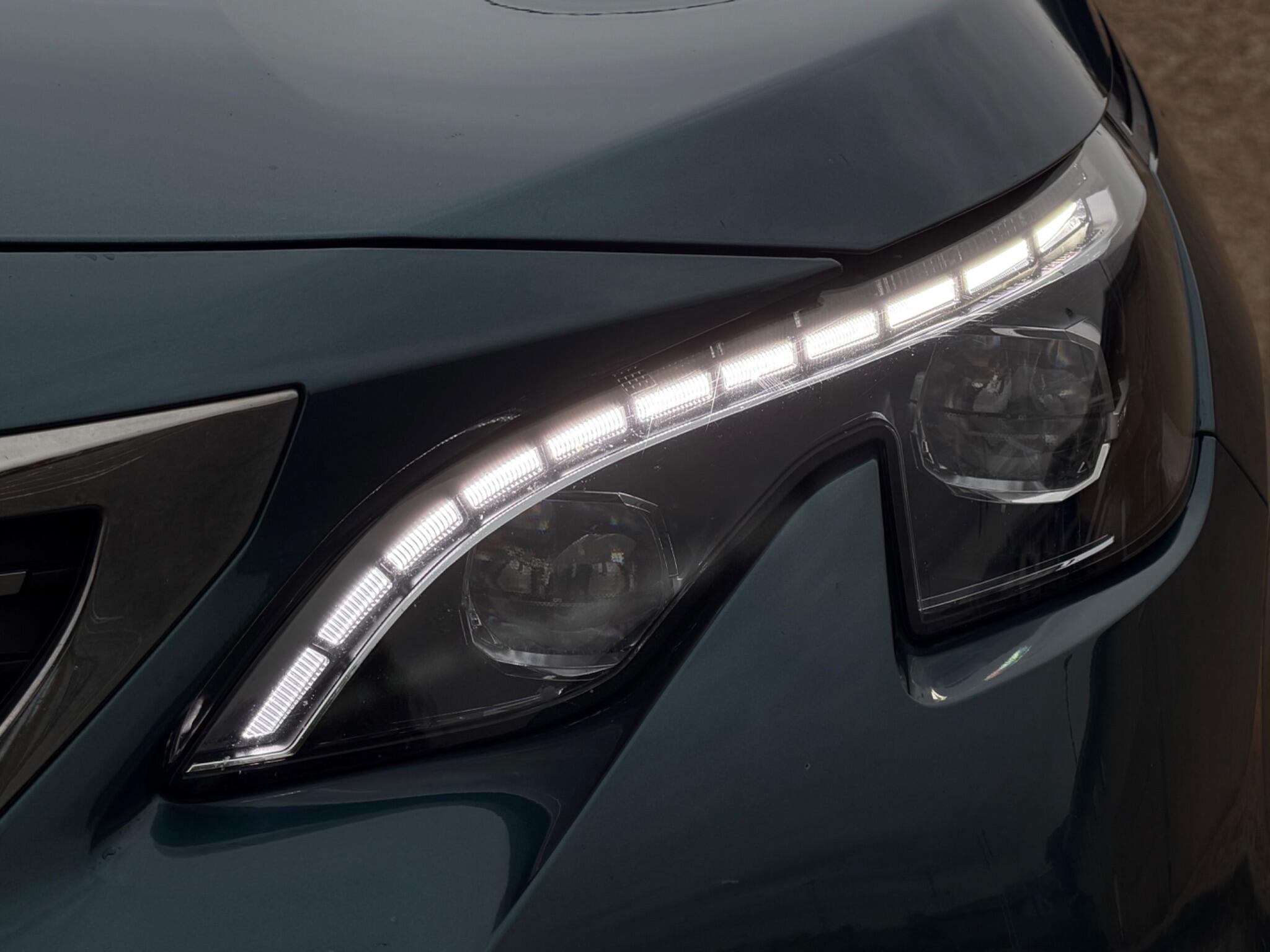 Peugeot 5008 view 9