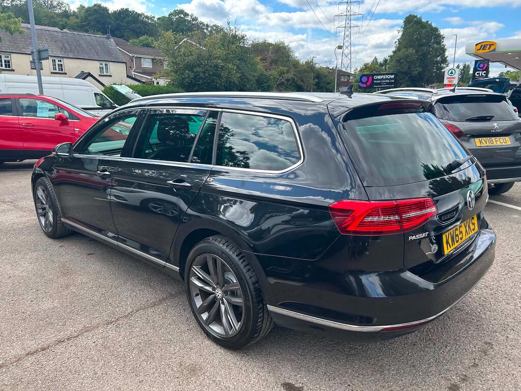 Volkswagen Passat view 4