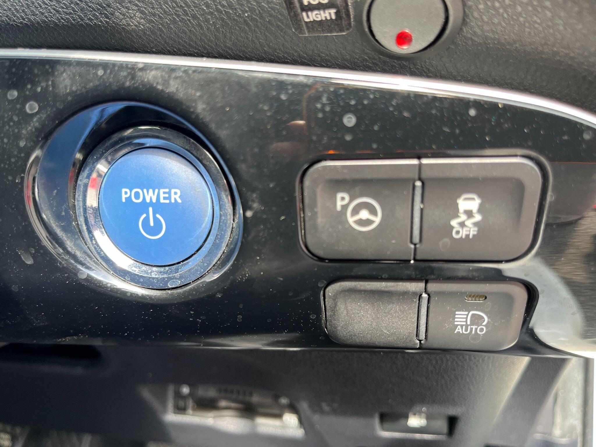 Toyota Prius view 23