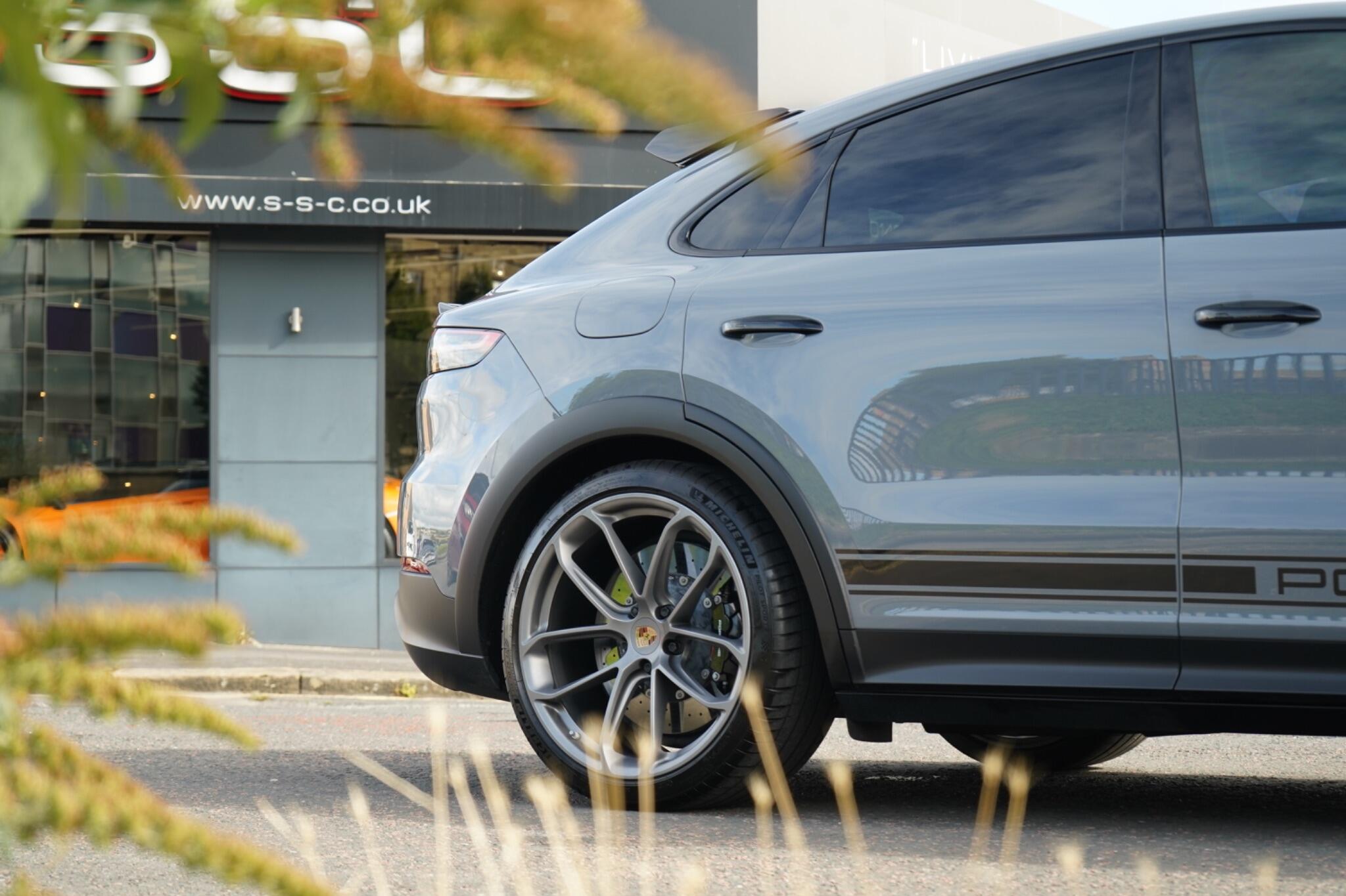Porsche Cayenne view 41