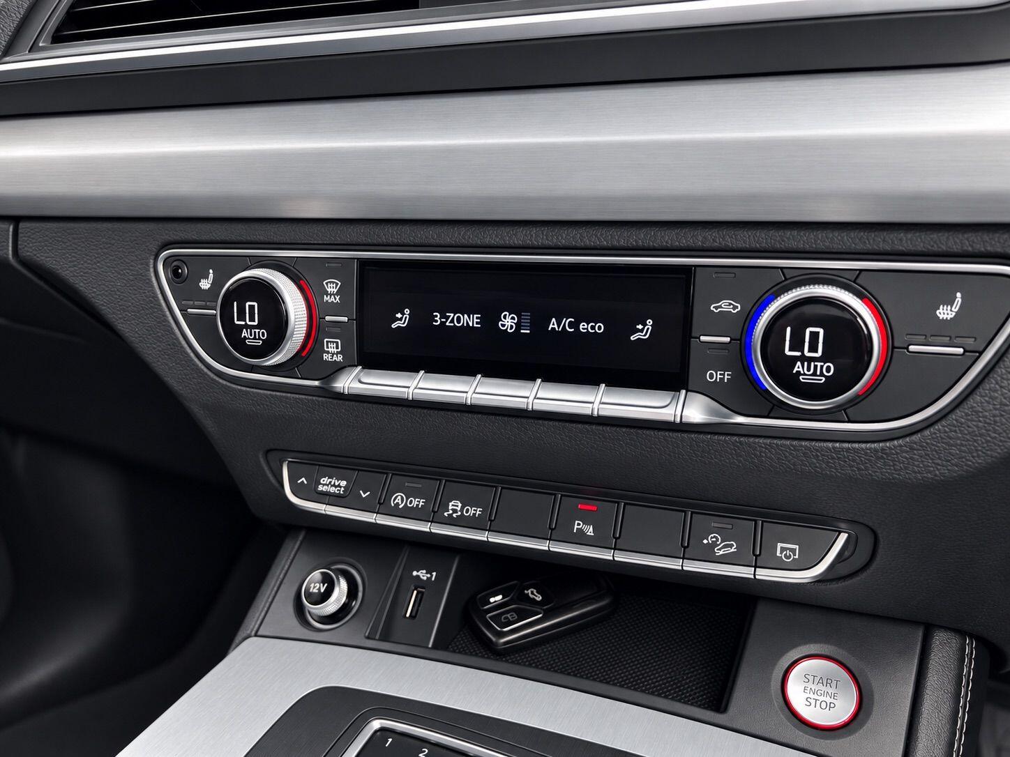 Audi SQ5 view 28