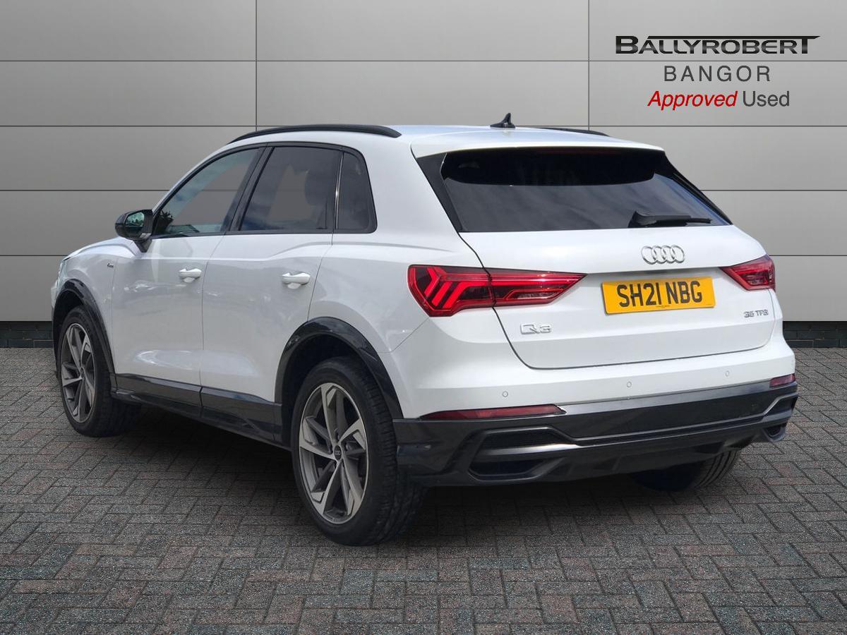 Audi Q3 view 2
